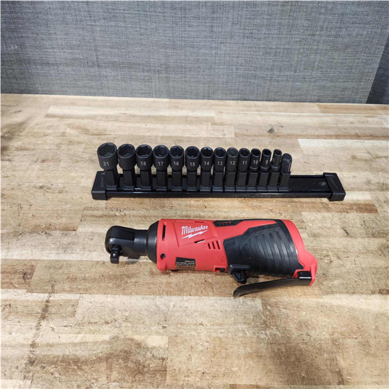 Houston Location AS-IS Milwaukee FUEL 12V Lithium-Ion Brushless Cordless 1/4 in - 3/8 in Extended Ratchet (Tool-Only)