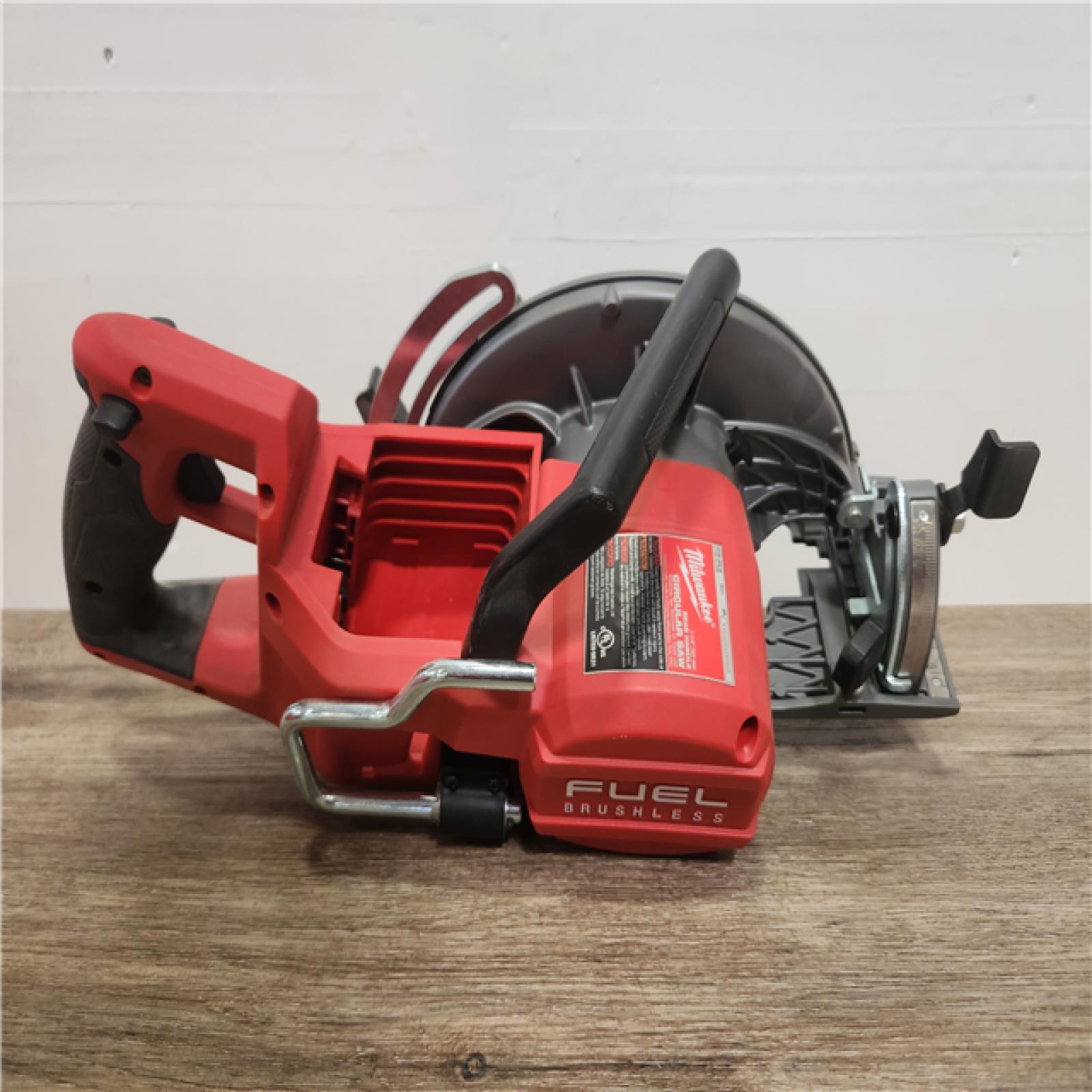 Phoenix Location NEW Milwaukee M18 FUEL 18V Lithium-Ion Cordless 7-1/4 in. Rear Handle Circular Saw (Tool-Only)