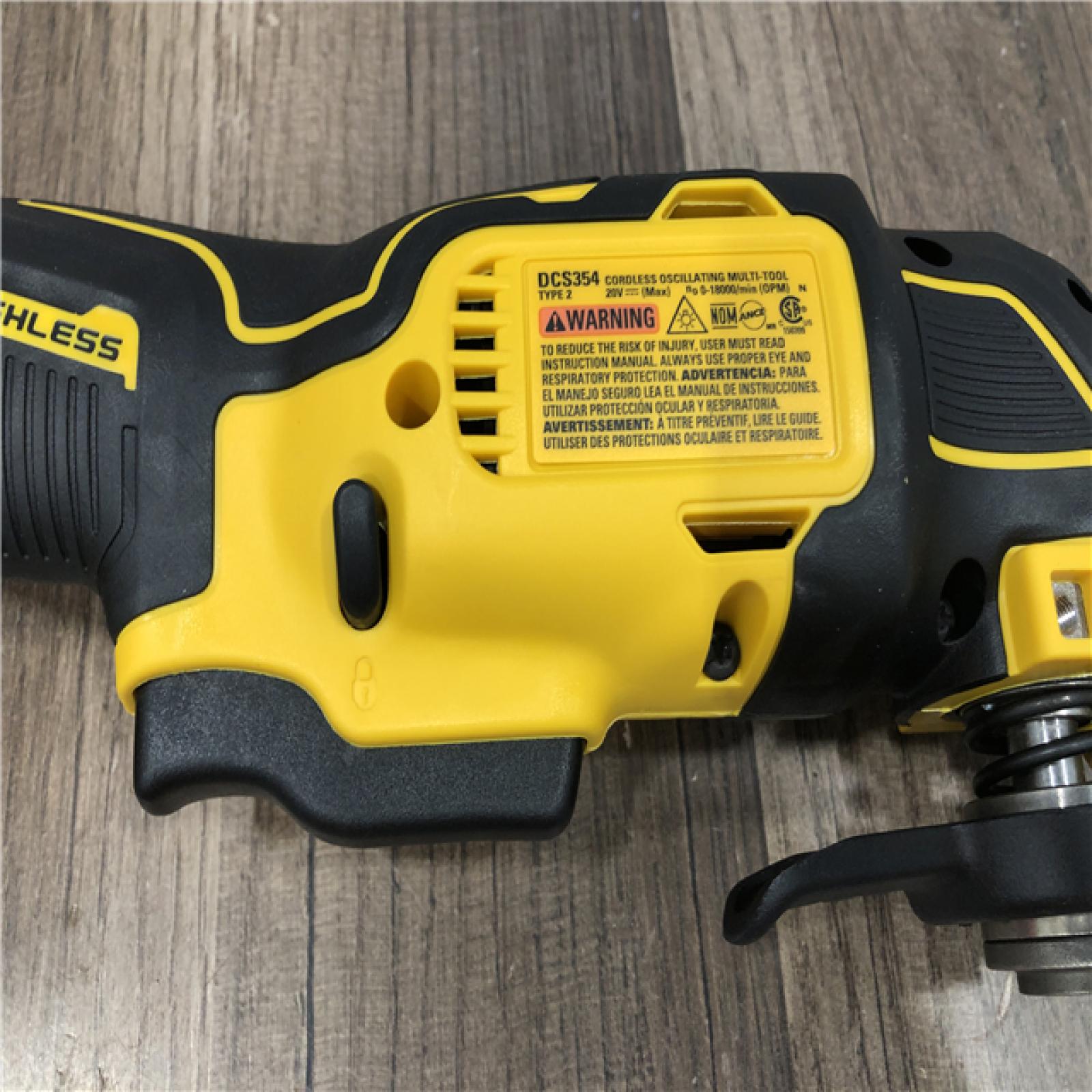 AS-IS DEWALT ATOMIC 20V MAX* Cordless Oscillating Multi Tool (Tool-Only)