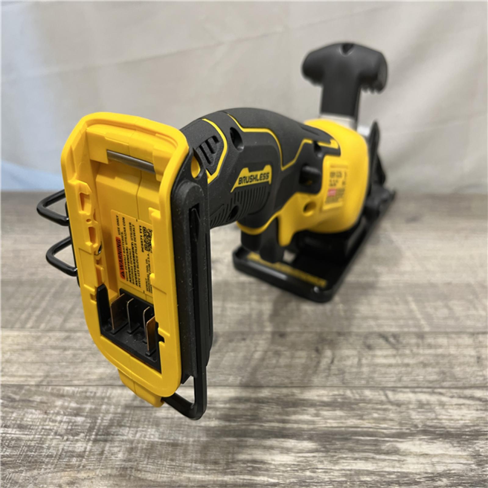 AS-IS DEWALT ATOMIC 20V MAX Cordless Brushless 4-1/2 in. Circular Saw (Tool Only)
