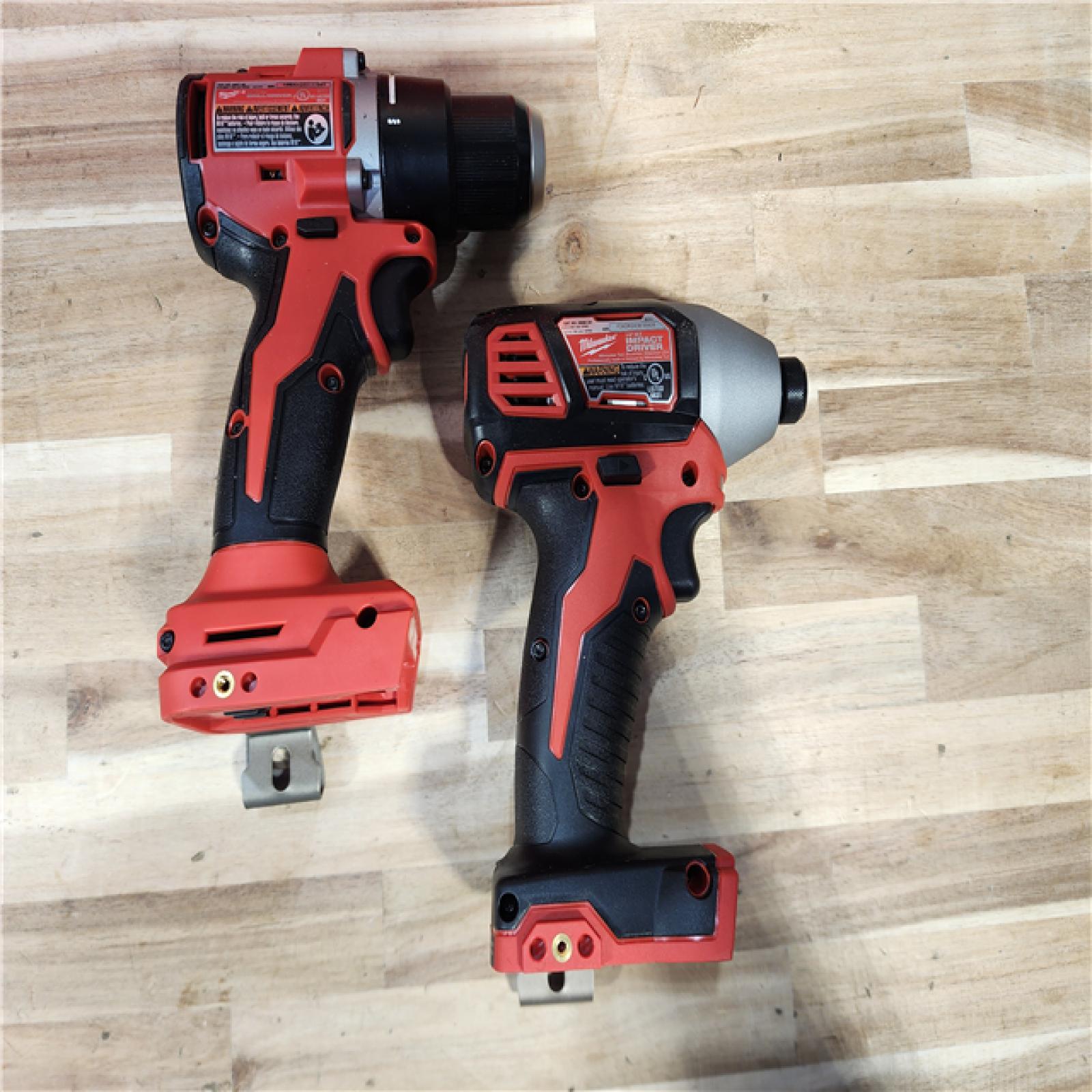 HOUSTON LOCATION - AS-IS Milwaukee 18V Lithium-Ion Brushless Cordless Compact Drill/Impact Combo Kit