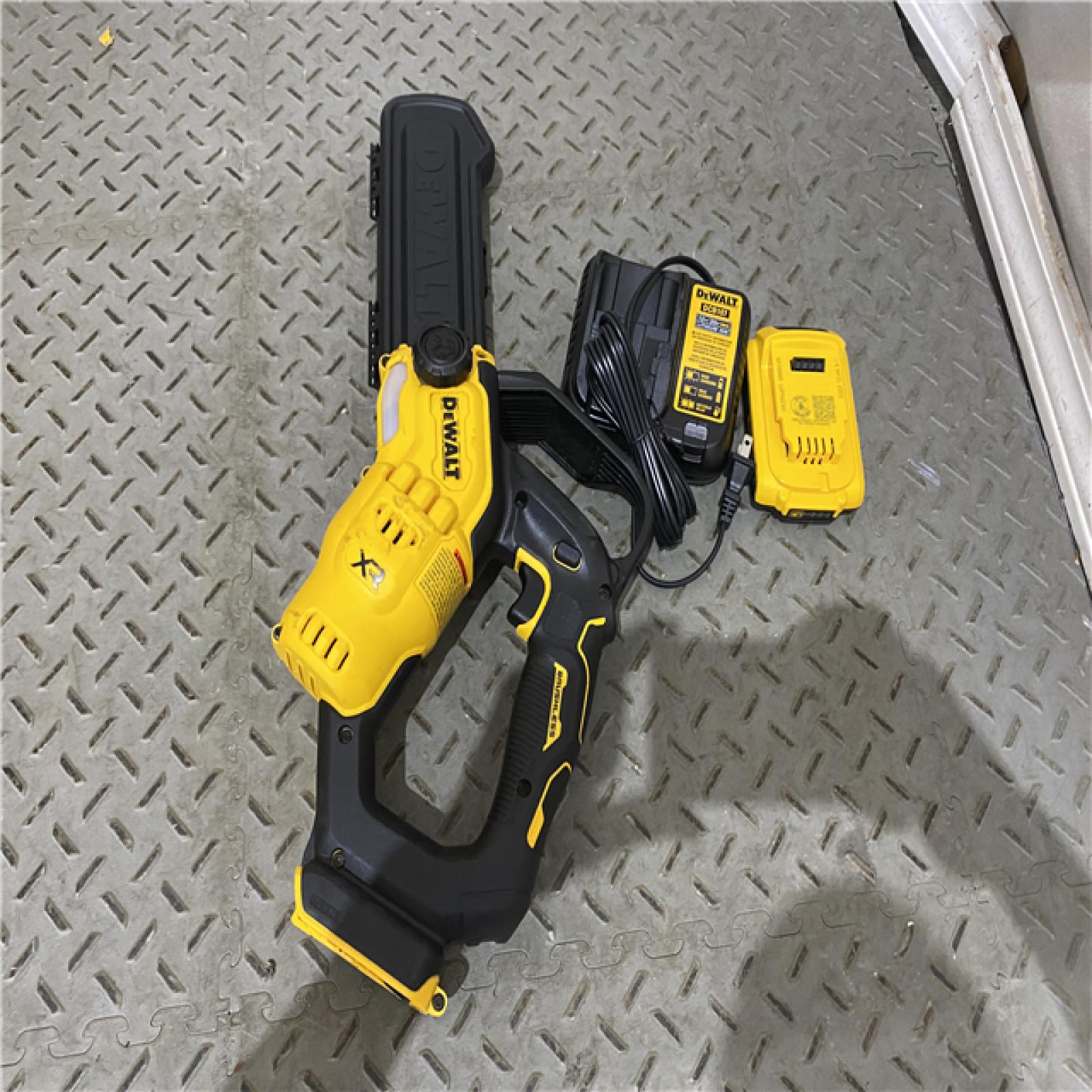 Houston location ASIS Dewalt 20V Max 8 Pruning Chainsaw Brushless