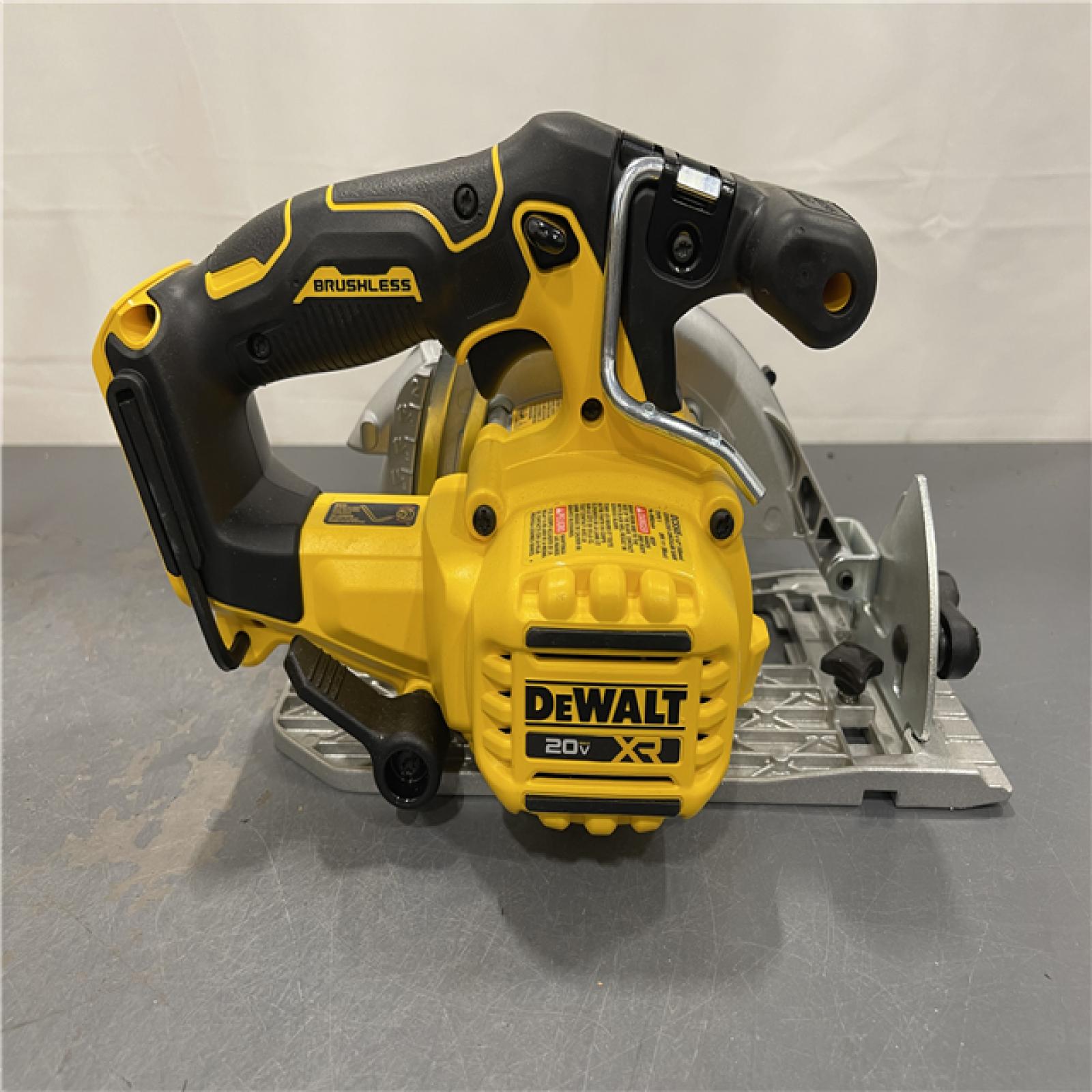 AS-IS - DeWALT 20V MAX Cordless Brushless 6-1/2 in. Sidewinder Style Circular Saw