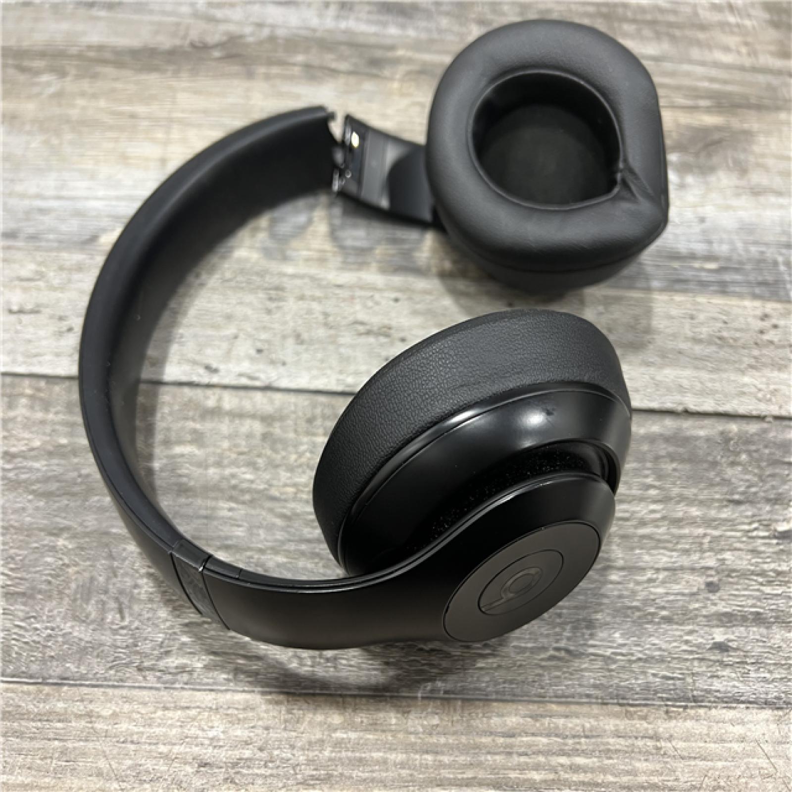 AS-IS Beats by Dr. Dre Beats Studio3 Bluetooth Over Ear Headphones, Black