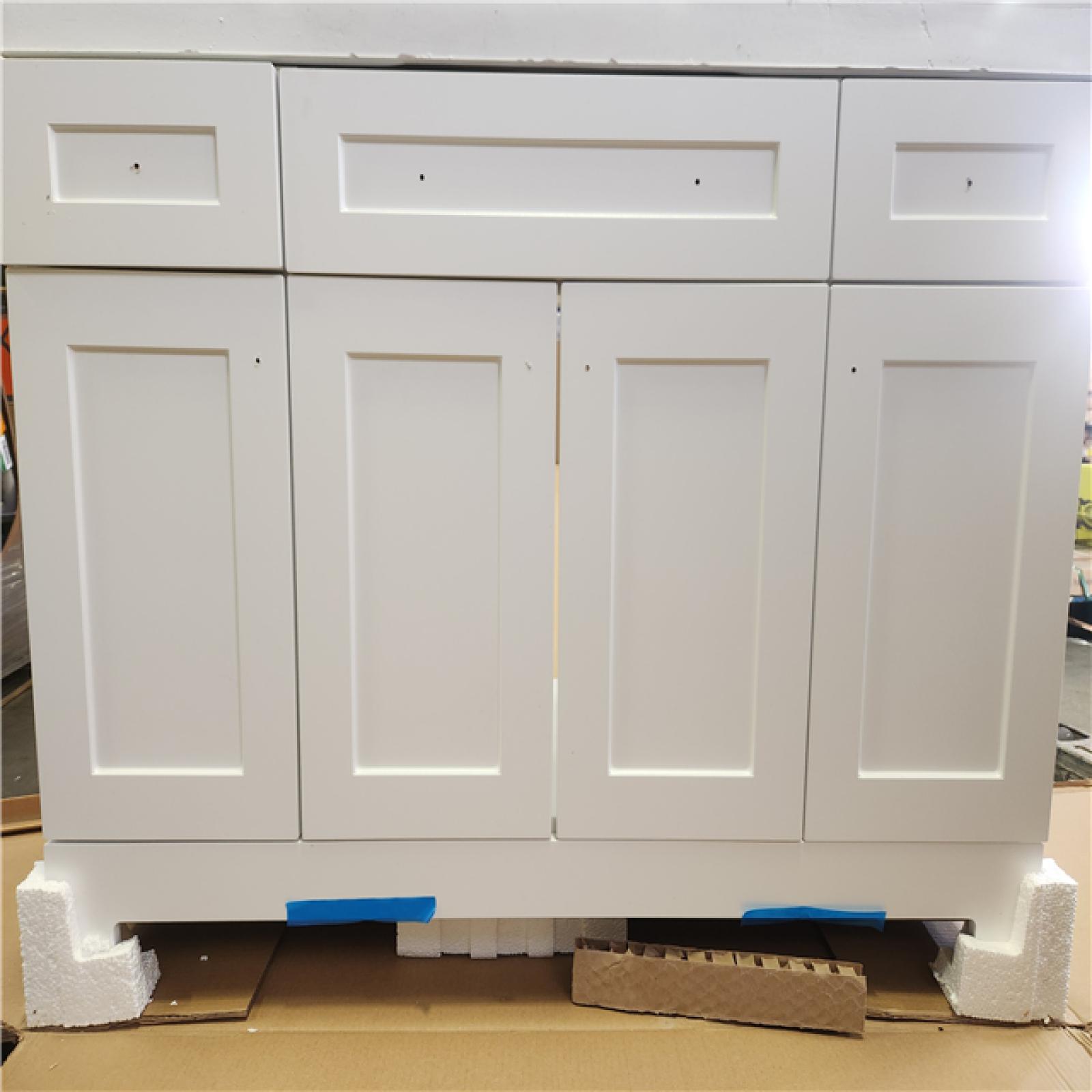 Phoenix NEW Glacier Bay Everdean 49 in. Single Sink White Bath Vanity with White Cultured Marble Top (Assembled)