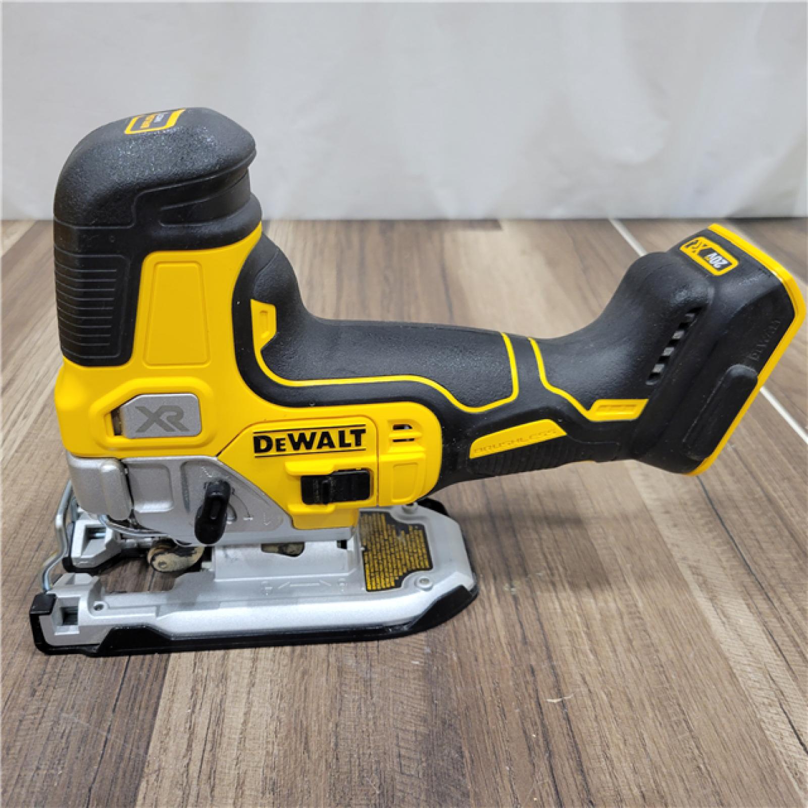 AS-IS DEWALT 20V MAX XR Cordless Barrel Grip Jigsaw (Tool Only)
