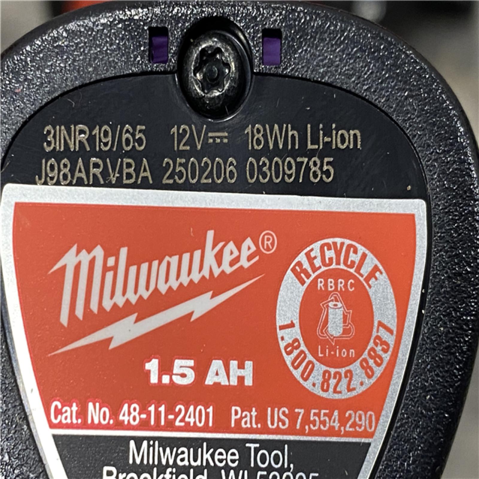 AS-IS Milwaukee 12V Lithium-Ion Cordless 1/4 in. Hex Screwdriver Kit