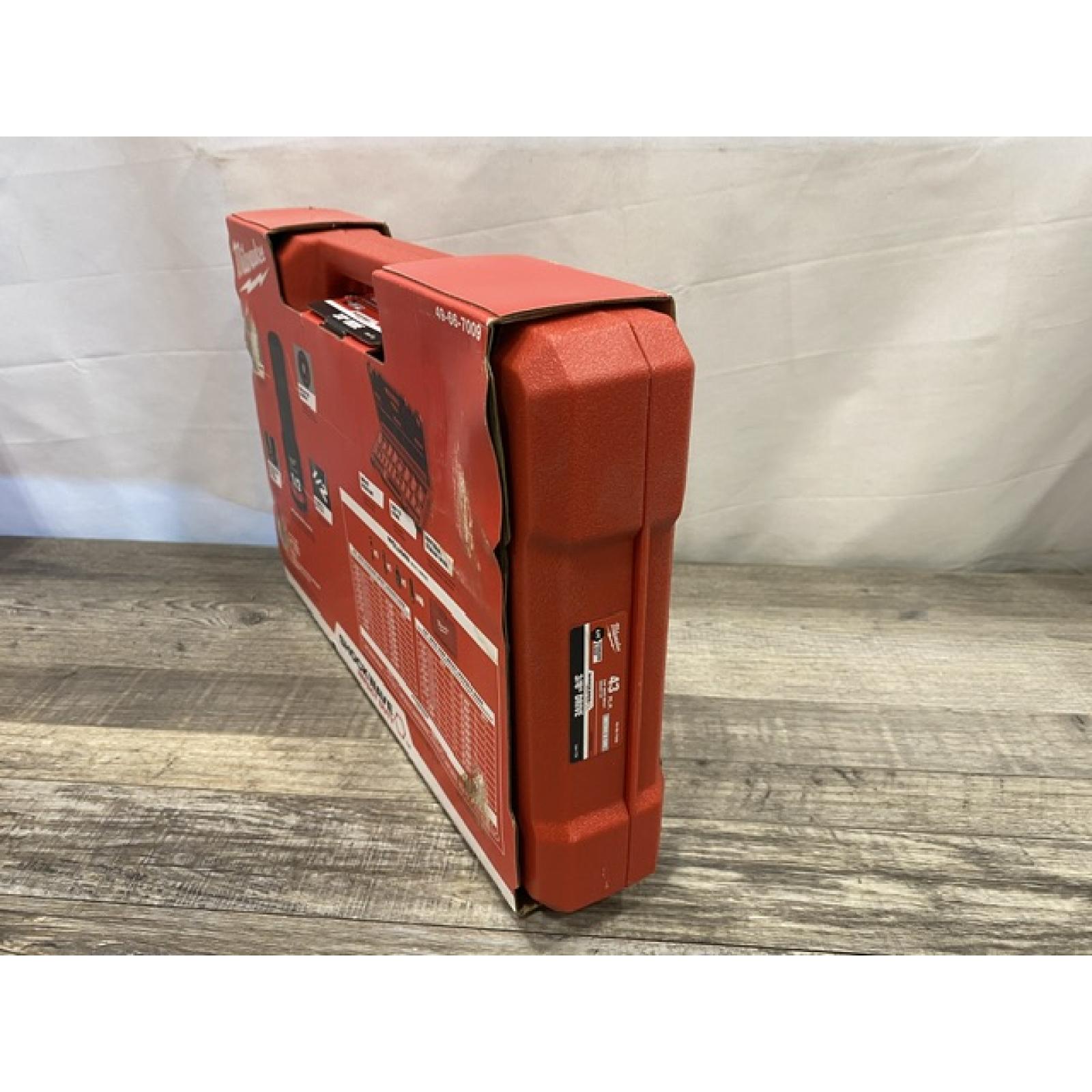 NEW - Milwaukee SHOCKWAVE 3/8 in. Drive SAE and Metric 6 Point Impact Socket Set (43-Piece)