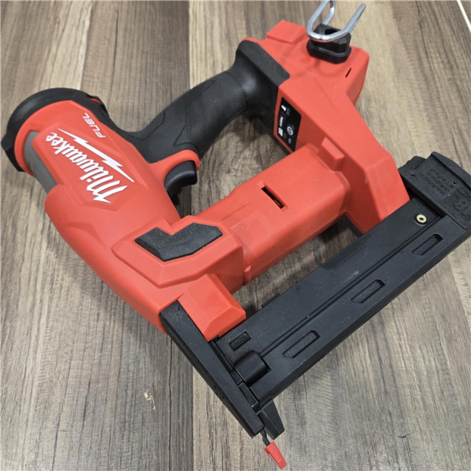 GOOD MILWAUKEE FUEL 18-Volt Lithium-Ion Brushless Cordless 18-Gauge 1/4 in. Narrow Crown Stapler (Tool-Only)
