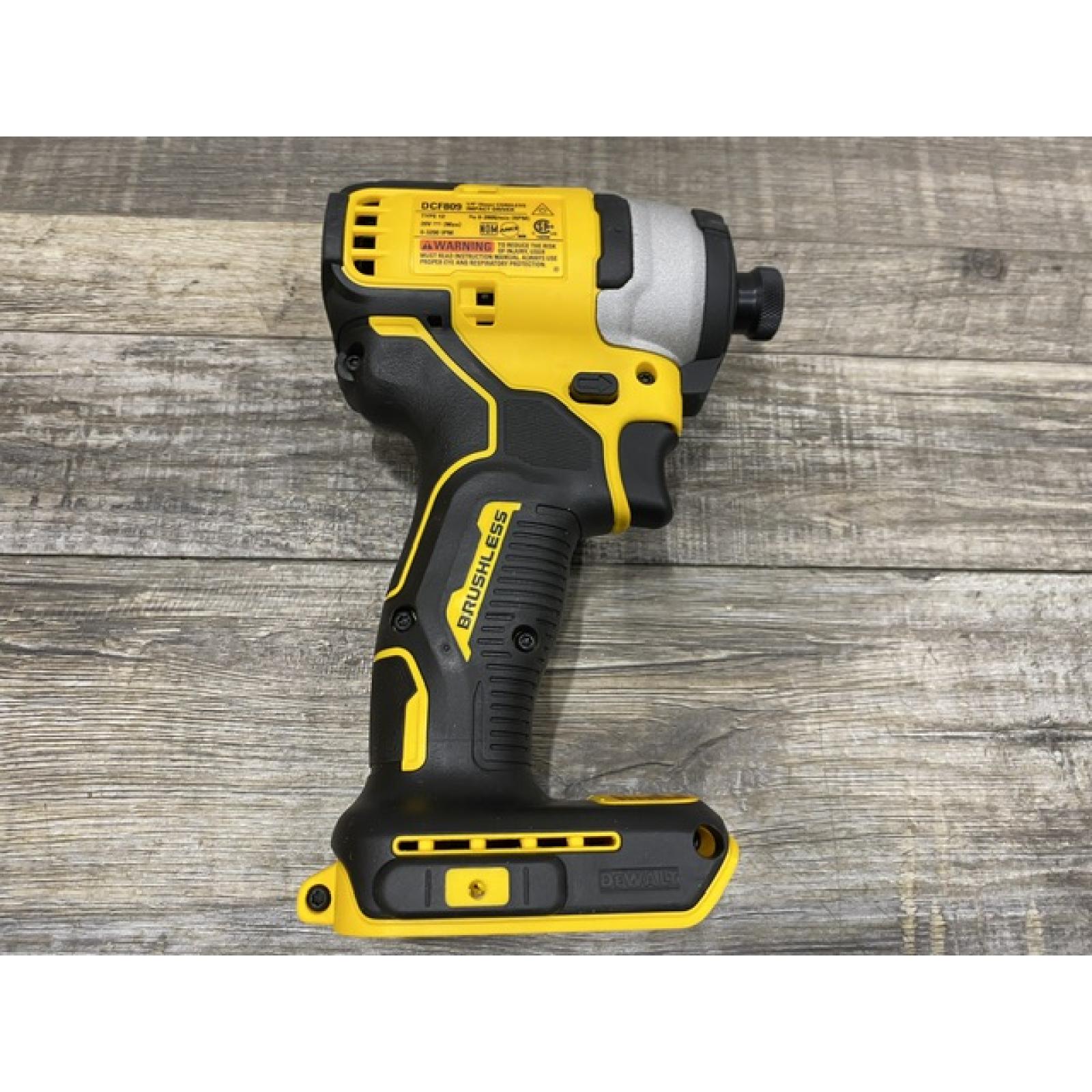AS-IS DEWALT Atomic 20V Max Lithium-Ion Brushless Cordless Compact 1/4 in. Impact Driver Kit