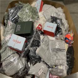 DALLAS LOCATION- NEW!- BULLSEYE MIXED CLOTHING PALLET (300 UNITS)