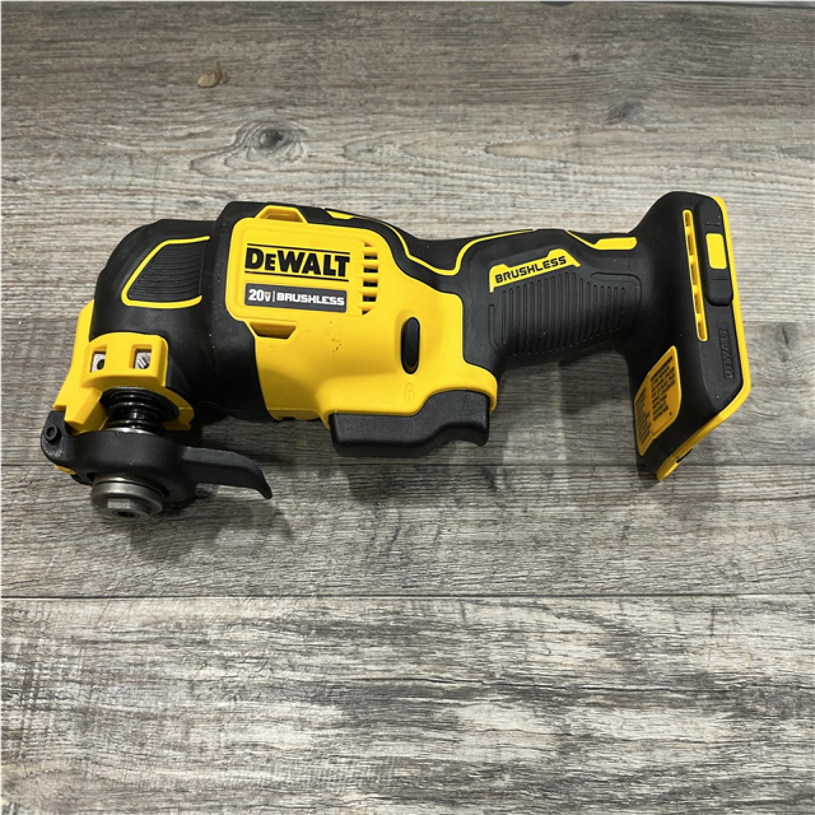 AS-IS DEWALT ATOMIC 20V MAX Cordless Brushless Oscillating Multi Tool Kit