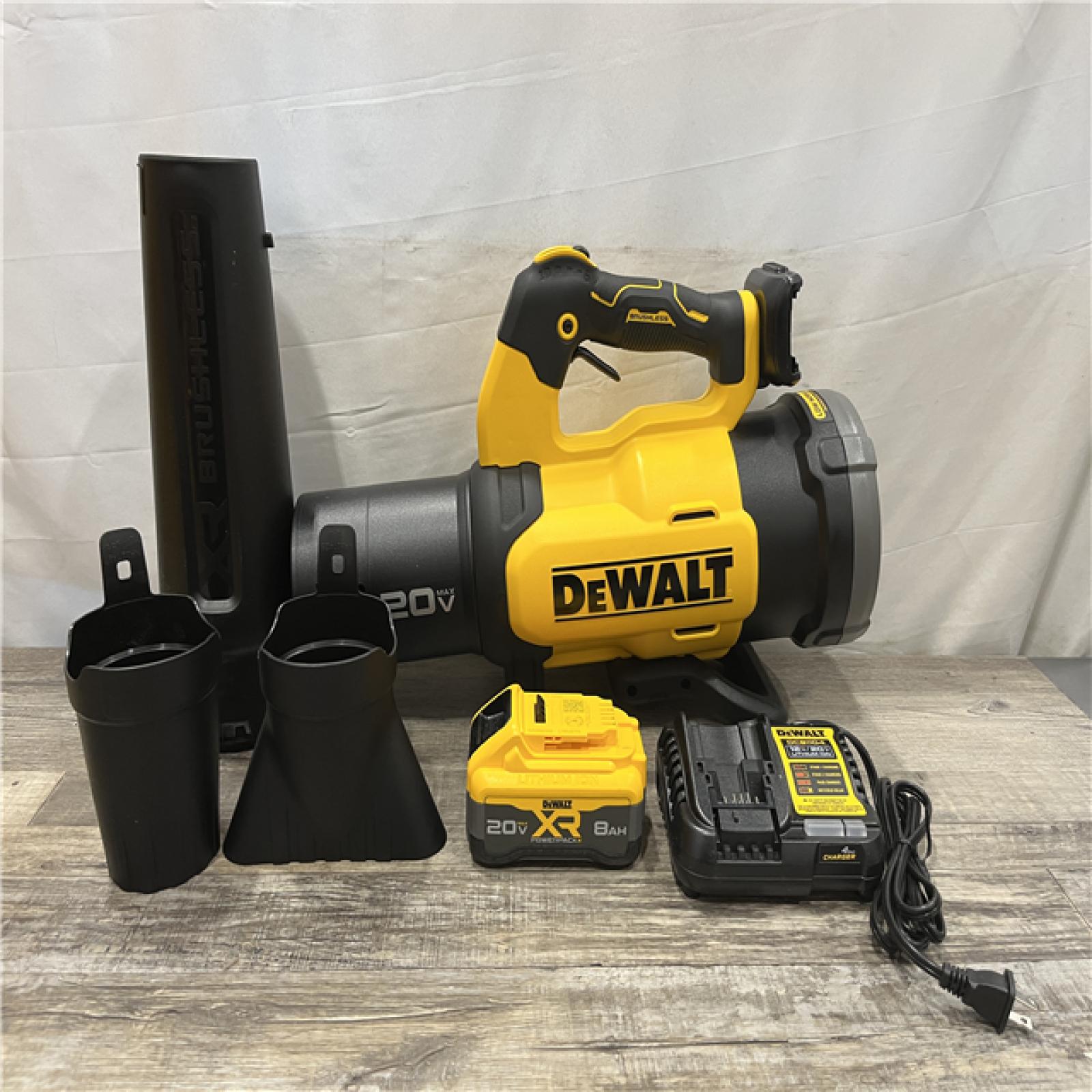AS-IS DEWALT 20V MAX XR 550 CFM 133 MPH Cordless Battery Powered Blower Kit