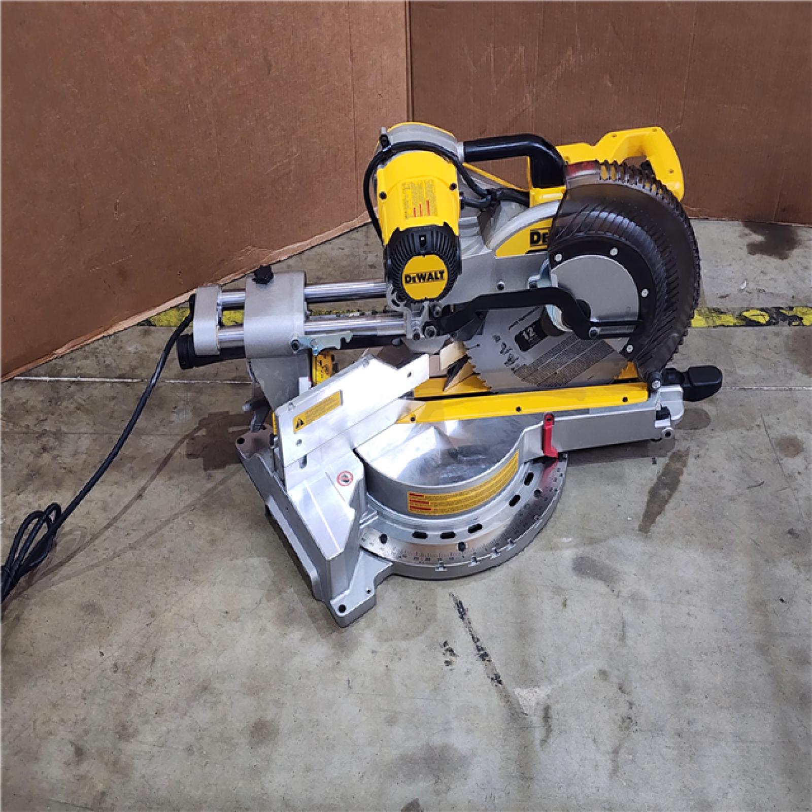 HOUSTON LOCATION - AS-IS DEWALT 15 Amp Corded 12 in. Double Bevel Sliding Compound Miter Saw