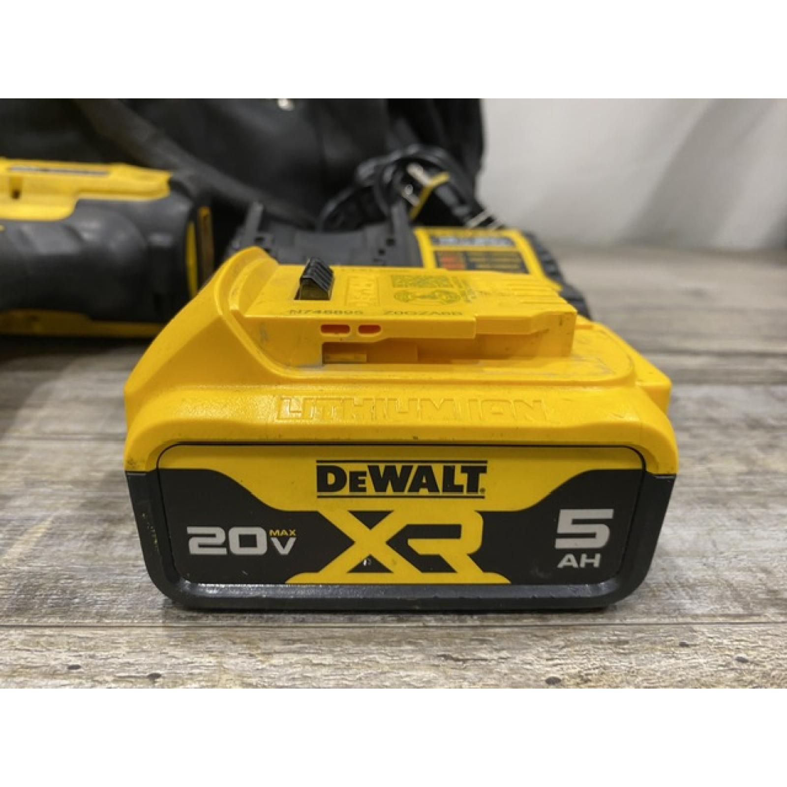 AS-IS DEWALT 20V MAX Lithium-Ion Cordless 1/2 in. Impact Wrench Kit