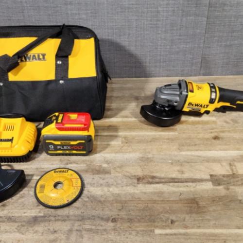 HOUSTON LOCATION - AS-IS DeWalt FLEXVOLT 60V Cordless 4-1/2 to 6 in. Grinder Kit (Battery & Charger)