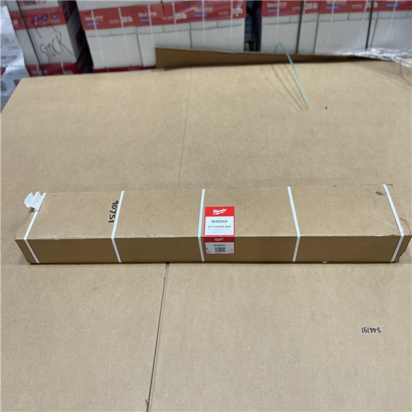 NEW! Milwaukee 4' Screed Bar