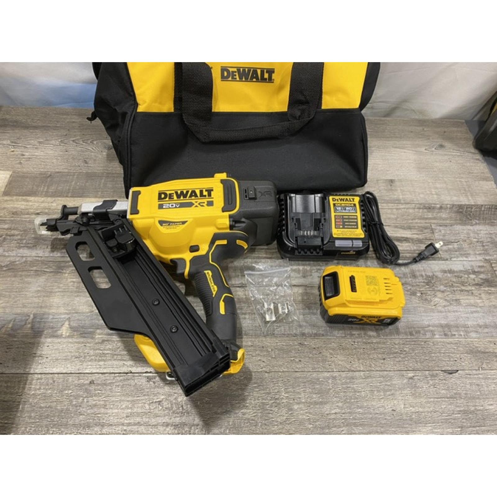 AS-IS DEWALT 20-Volt 30° Cordless Framing Nailer Kit