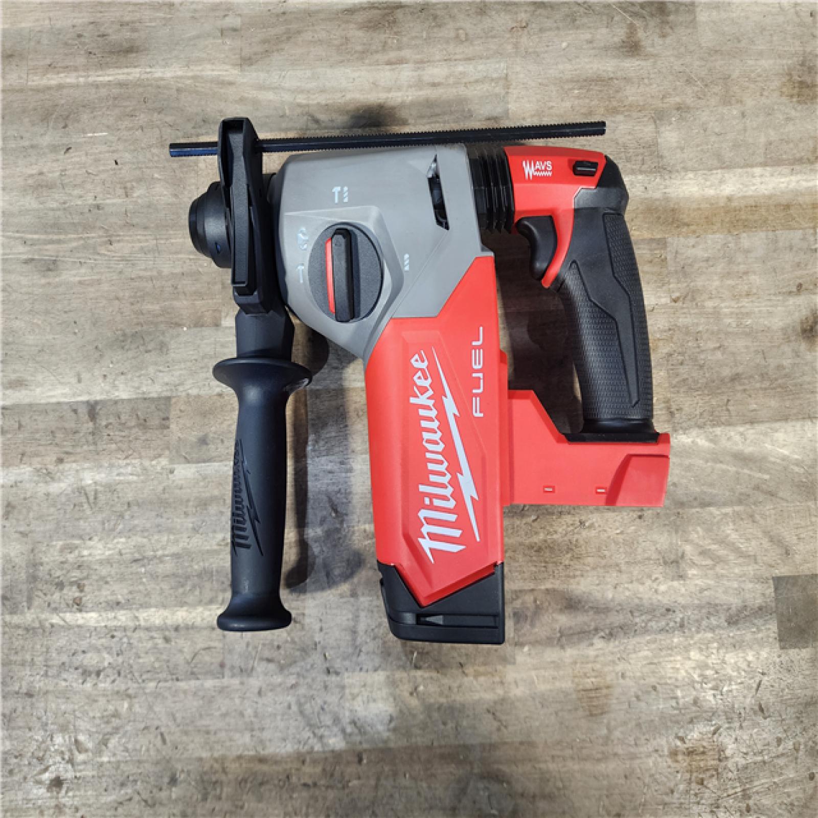 HOUSTON LOCATION - AS-IS (APPEARS LIKE NEW) M18 FUEL 18V Lithium-Ion Brushless Cordless 1 in. SDS-Plus Rotary Hammer (Tool-Only)