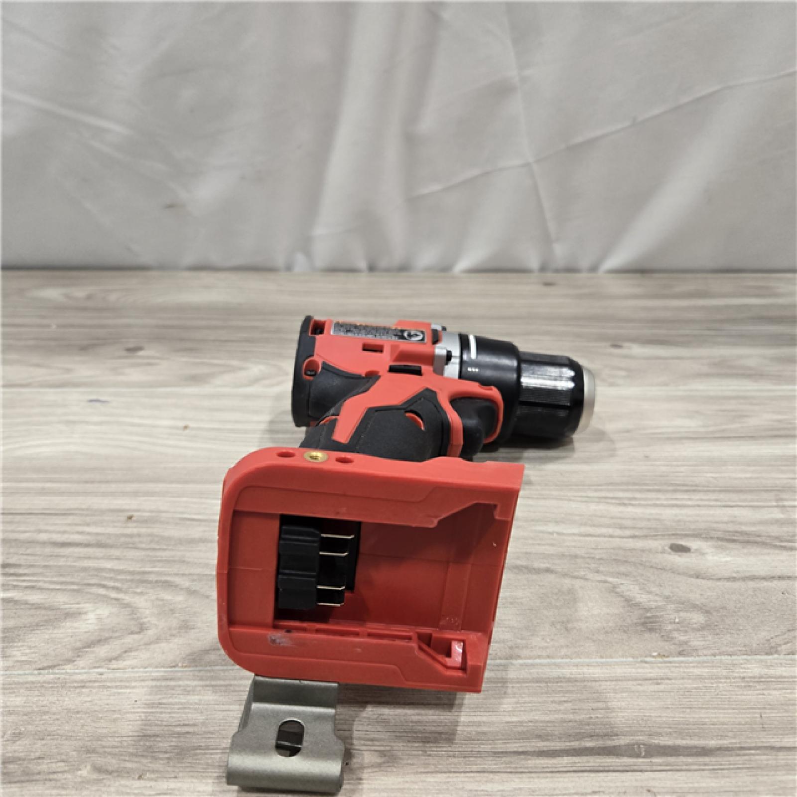 AS-IS Milwaukee 3601-22CT M18 18V Drill/Driver Kit
