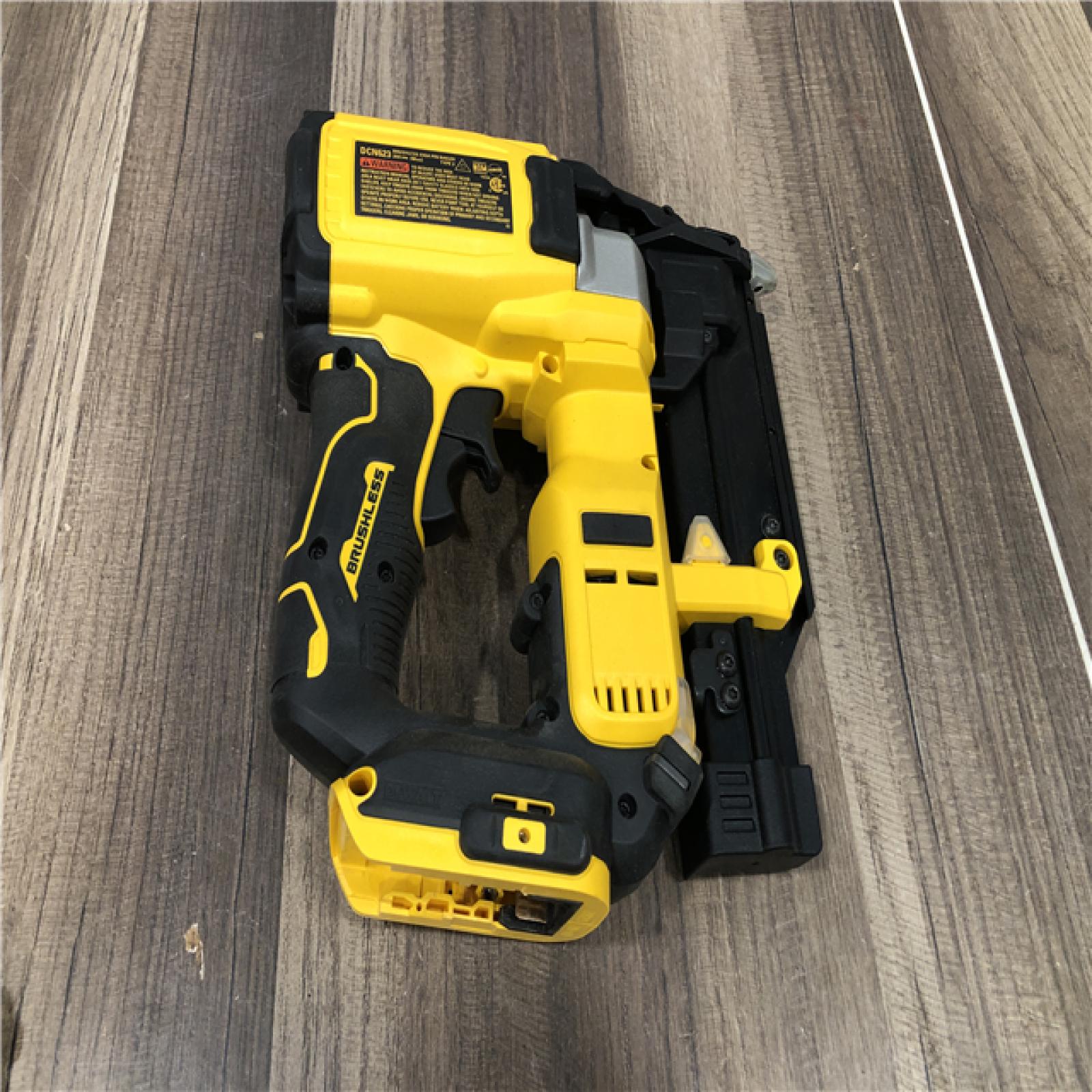 AS-IS DEWALT ATOMIC 20V MAX Lithium Ion Cordless 23 Gauge Pin Nailer Kit