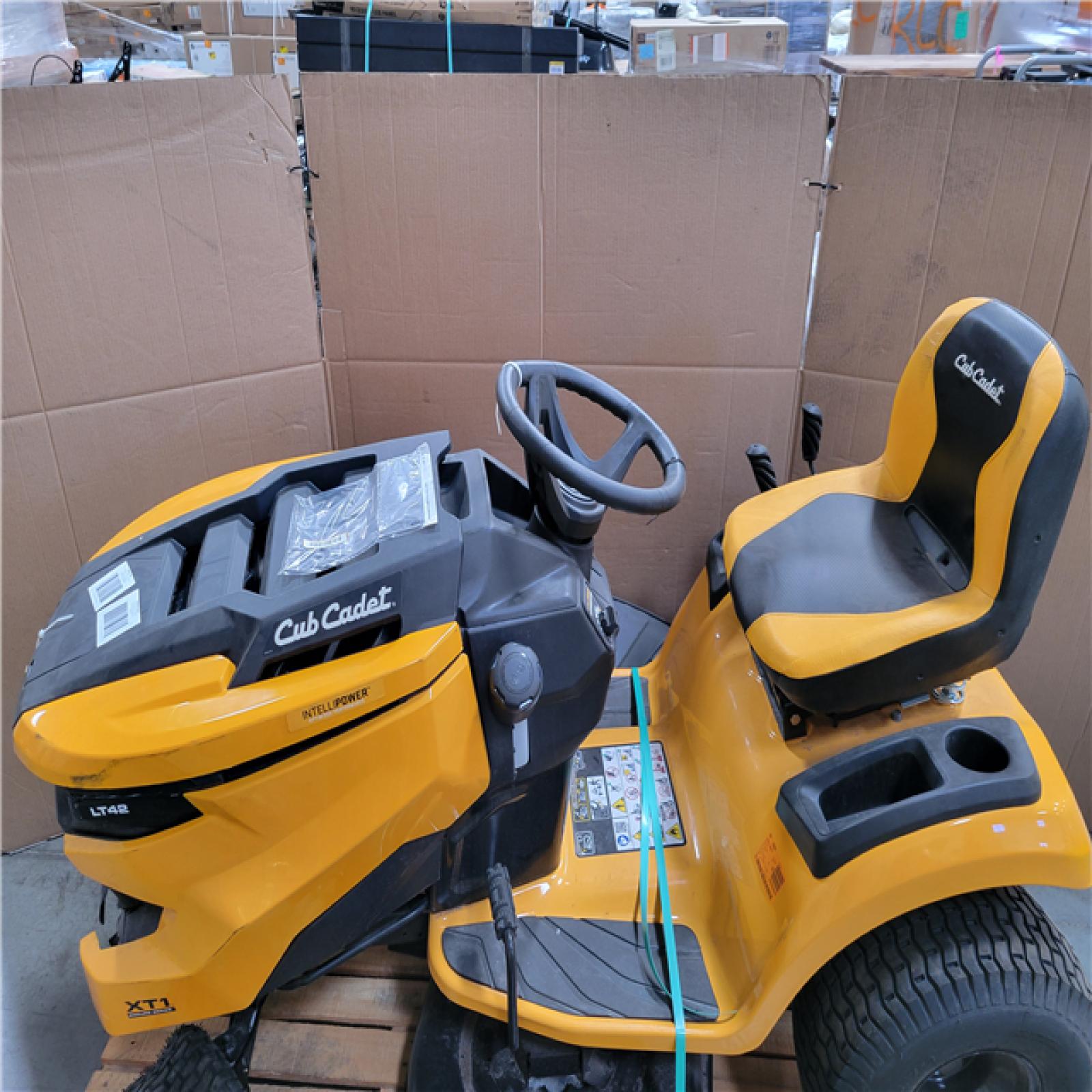 CALIFORNIA AS-IS CUB CADET XT1 ENDURO SERIES 42 IN. SIT DOWN RIDING LAWN MOWER
