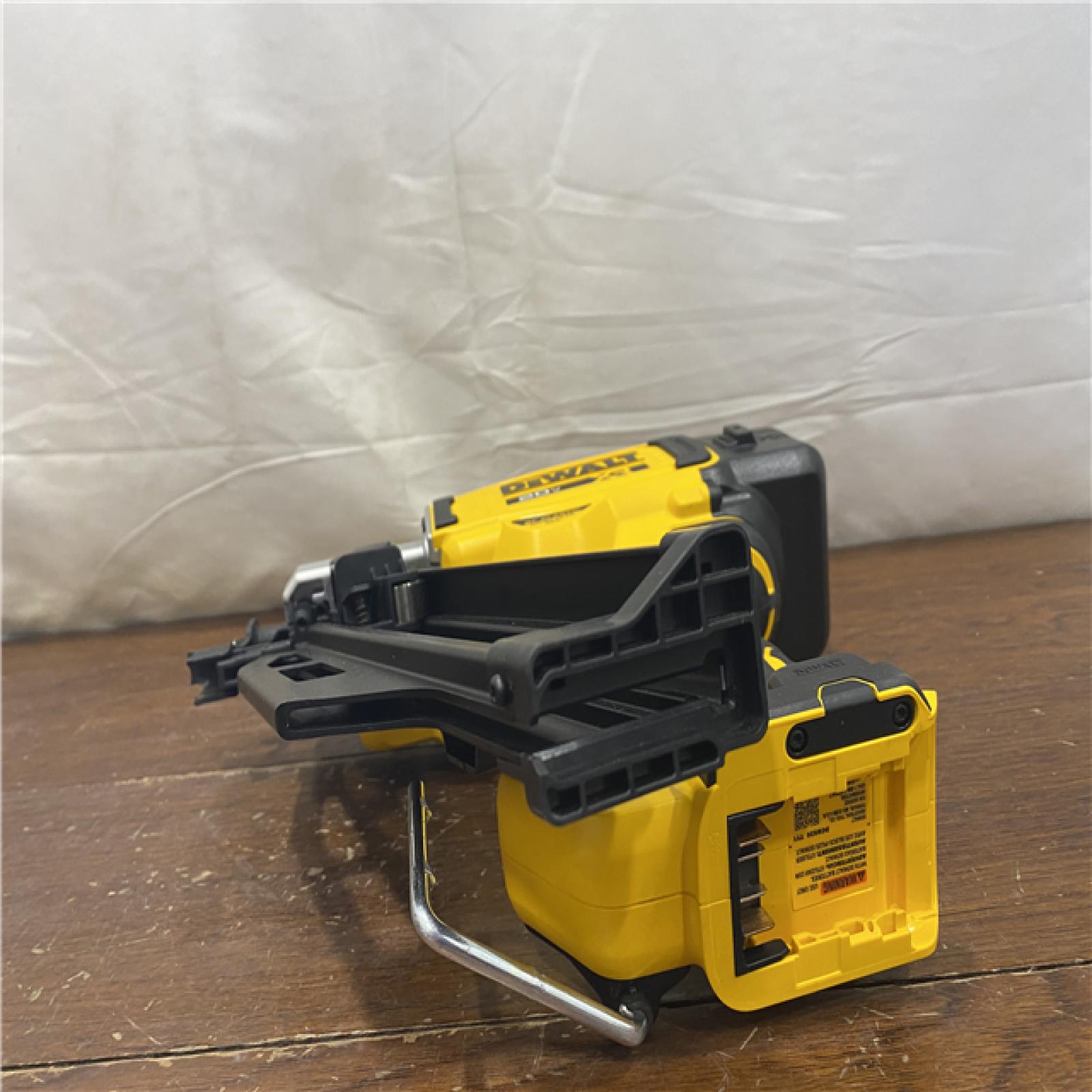 AS-IS DEWALT 20-Volt 21° Cordless Framing Nailer (Tool-Only)