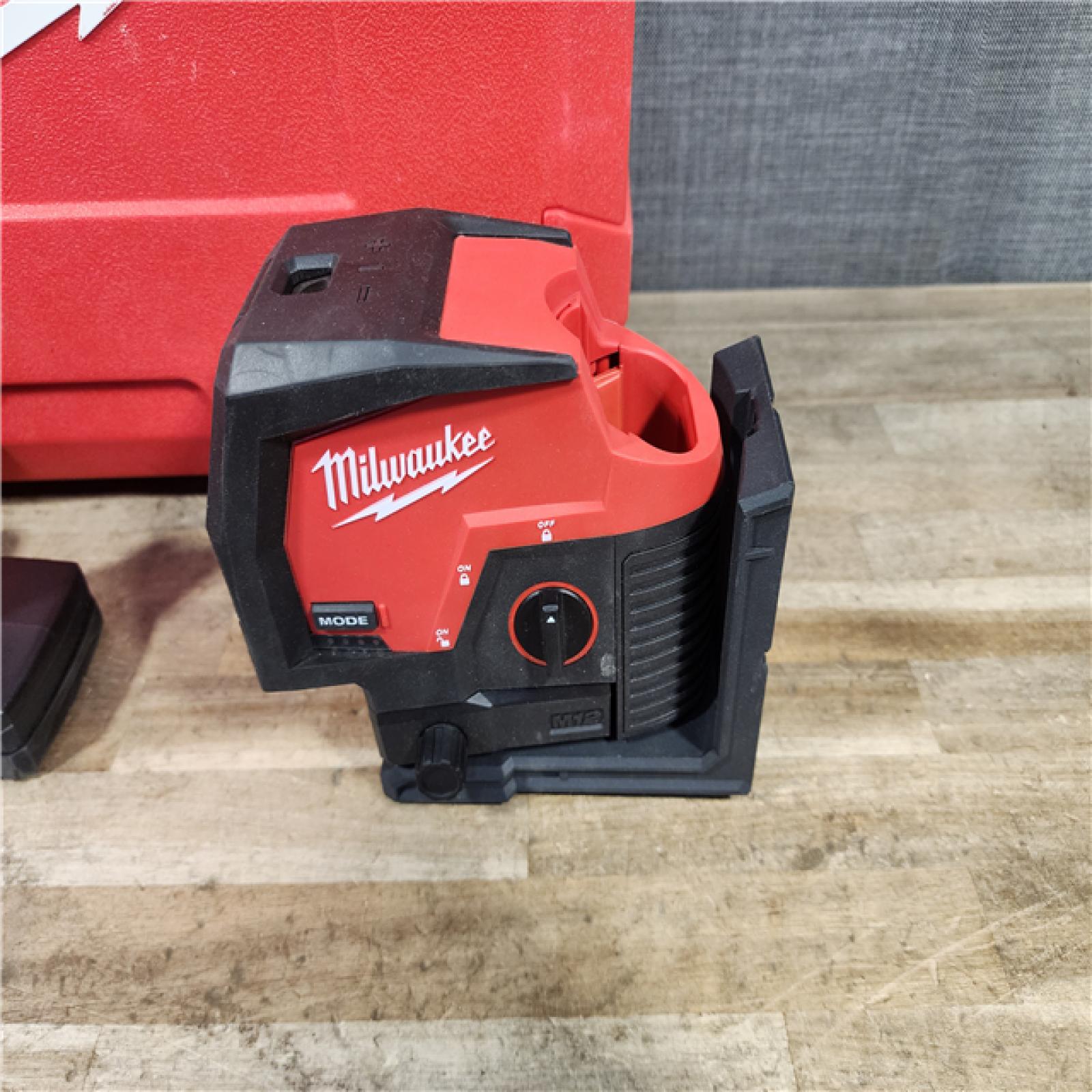 HOUSTON LOCATION - AS-IS Milwaukee 12-Volt Lithium-Ion Cordless Green 125 ft. Cross Line and Plumb Points Laser Level Kit