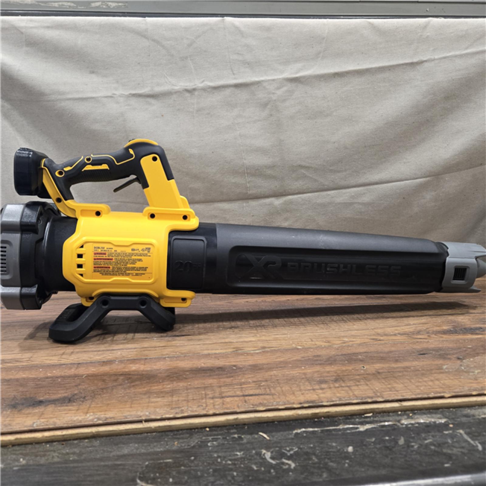 AS-IS DEWALT 20V MAX Brushless Cordless Handheld Axial Leaf Blower Kit