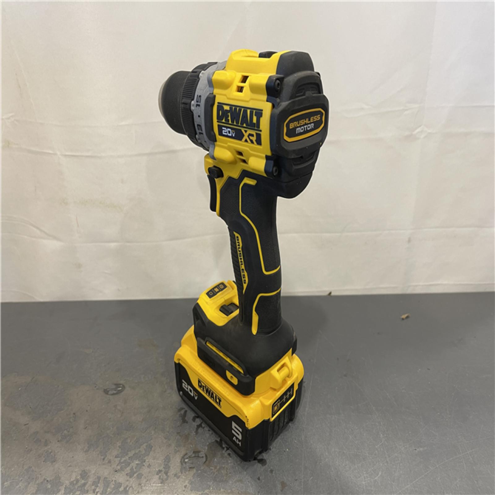 AS-IS - DEWALT 20V MAX XR Brushless Cordless 1/2 Drill/Driver Kit