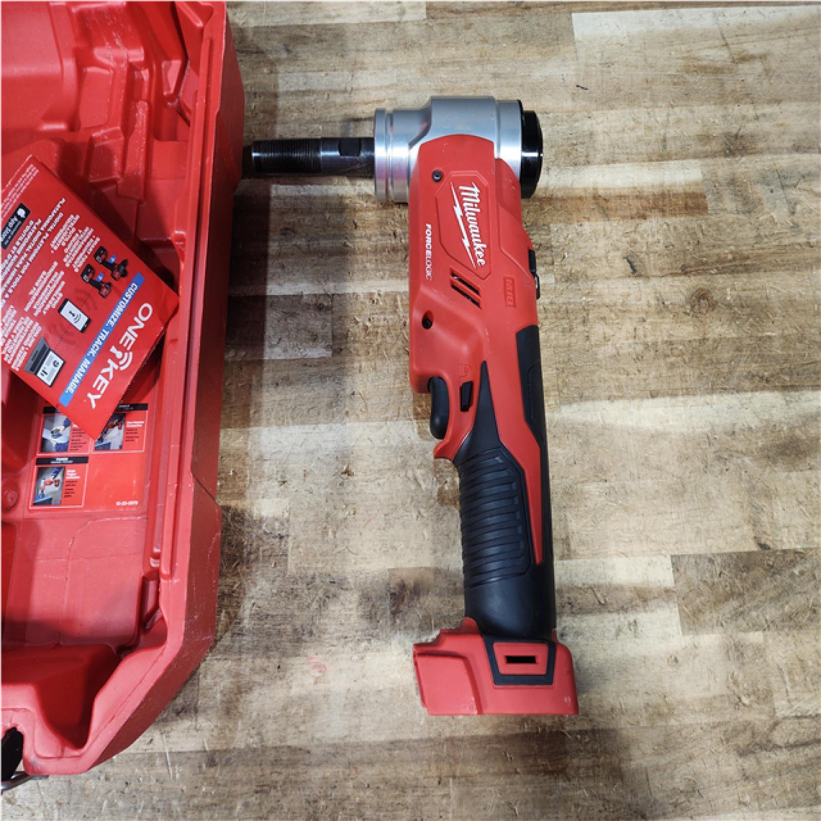 HOUSTON LOCATION - AS - IS Milwaukee 2677-23 M18 ForceLogic 6T Knockout Tool 1/2 in. - 4 in Kit