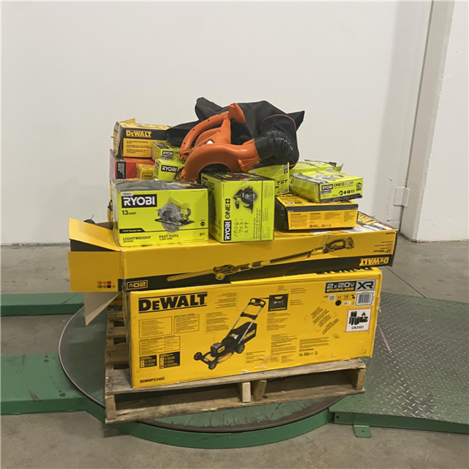 Dallas Location - As-Is Tool Pallet