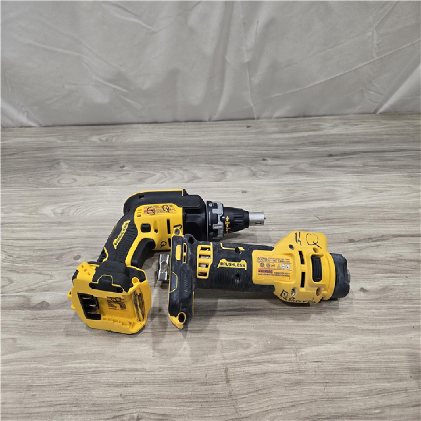AS-IS DeWalt 20V Cordless Screwgun and Cut-Out Tool Combo Kit