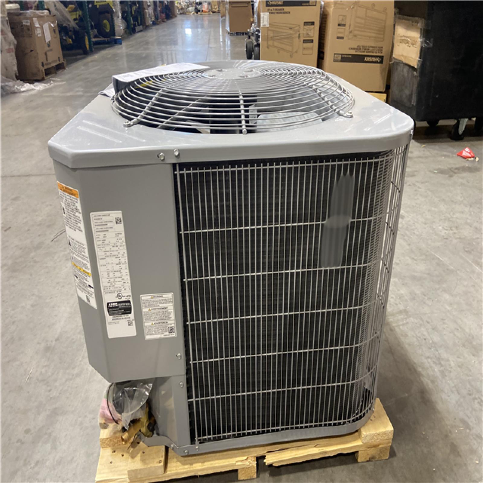 DALLAS LOCATION - Smartcomfort® by Carrier 2.5 Ton 14.3 Seer2 Heat Pump