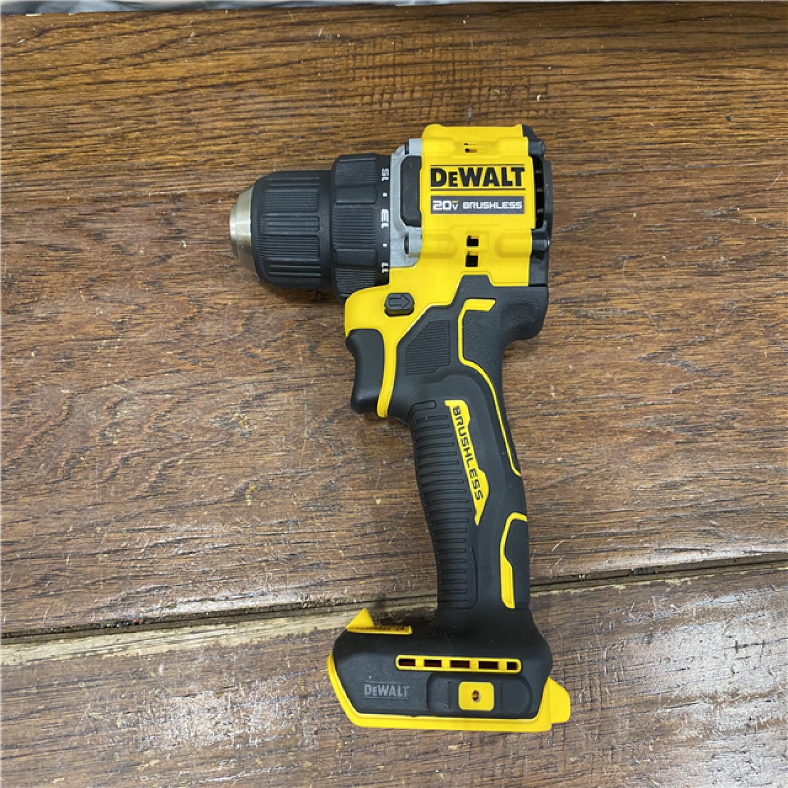 AS-IS DEWALT ATOMIC COMPACT SERIES 20V MAX* Brushless Cordless 1/2 Drill/Driver Kit