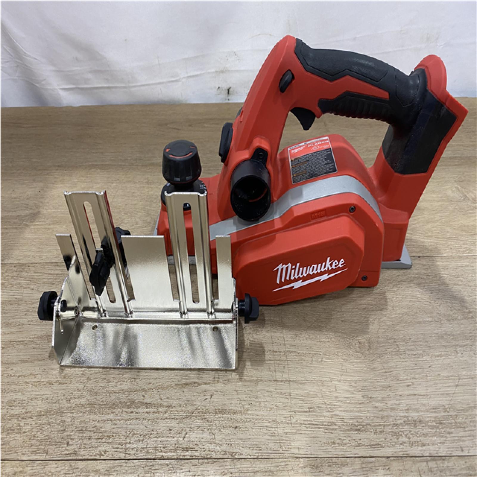 AS-IS - Milwaukee 18V Lithium-Ion Cordless 3-1/4 in. Planer (Tool-Only)