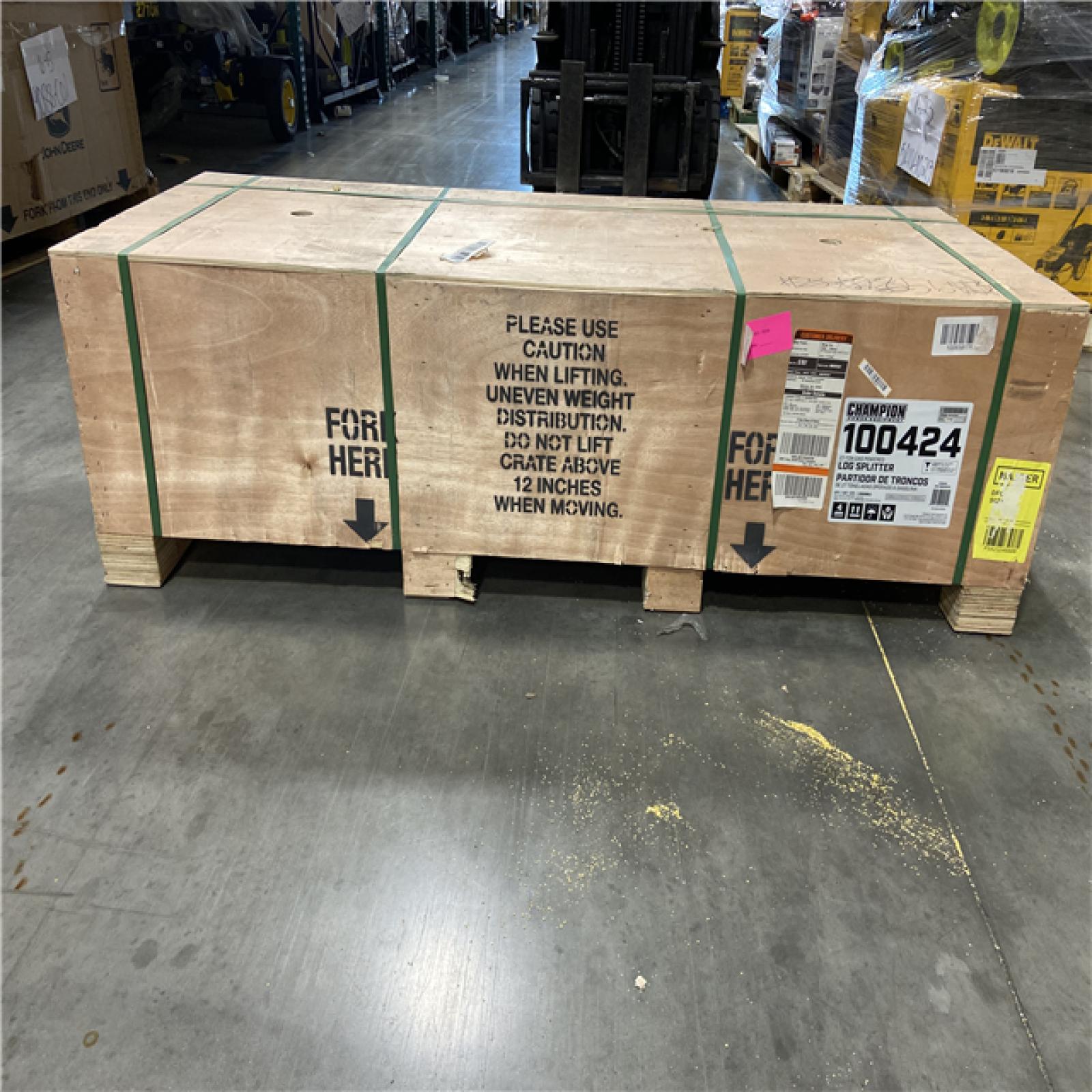 DALLAS LOCATION - Champion Power Equipment 27 Ton 224 cc Gas Powered Hydraulic Wood Log Splitter w/Vertical/Horizontal Operation and Auto Return-with Hydraulic Oil