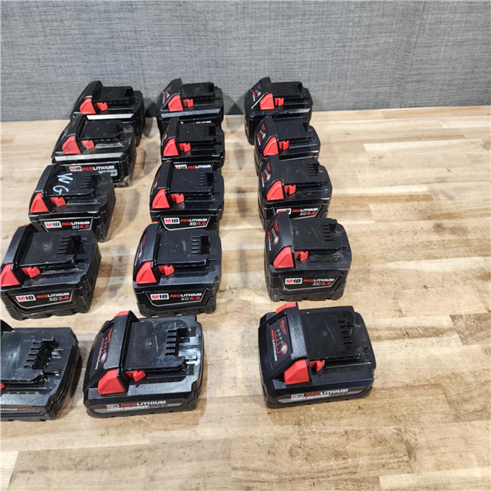 HOUSTON LOCATION - AS - IS MILWAUKEE BATTERY PACK QTY - 15
