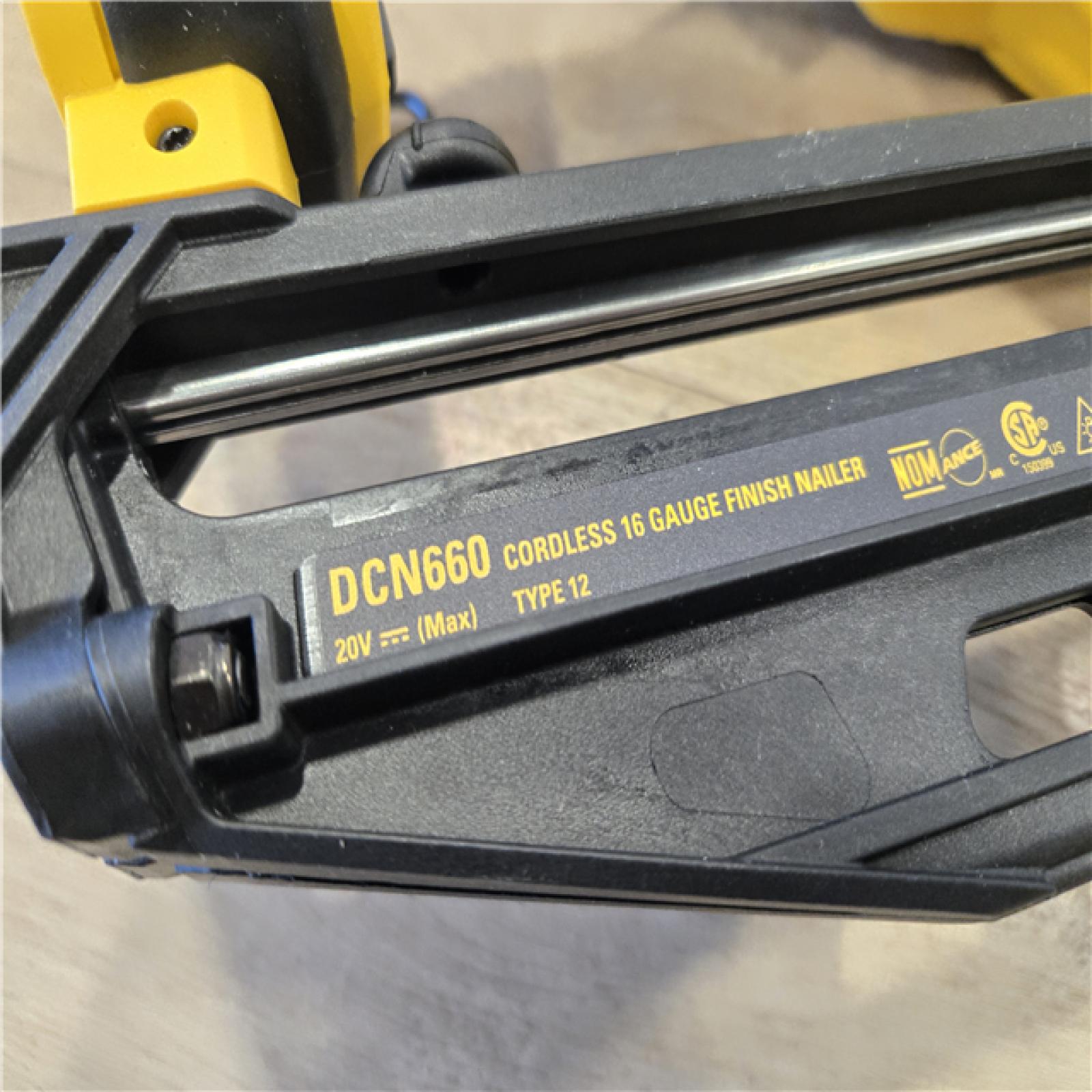 AS-IS DEWALT 20V MAX XR 16-Gauge Electric Cordless Angled Finishing Nailer Kit