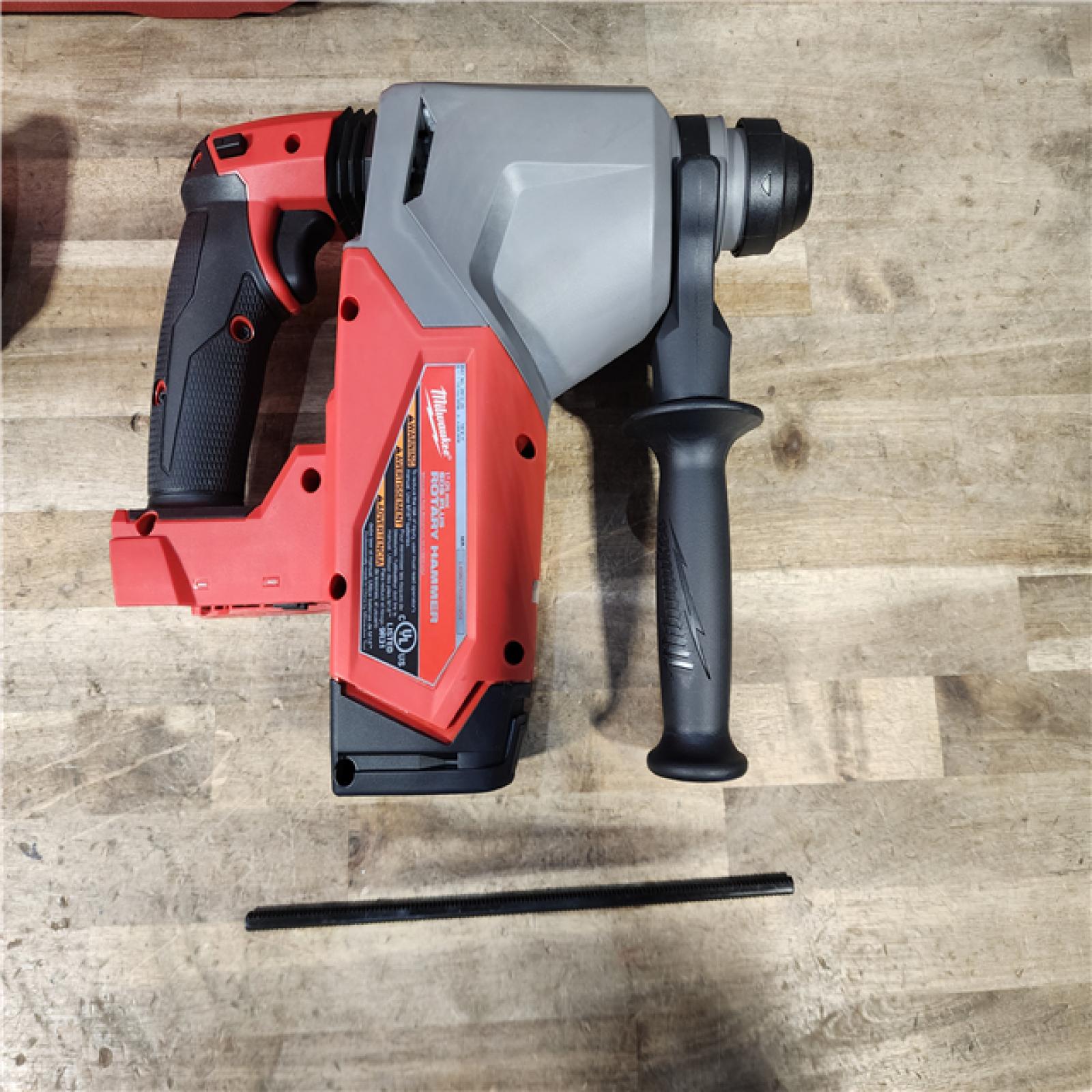 HOUSTON LOCATION - AS-IS (APPEARS LIKE NEW) Milwaukee FUEL 18V Lithium-Ion Brushless 1 in. Cordless SDS-Plus Rotary Hammer Kit
