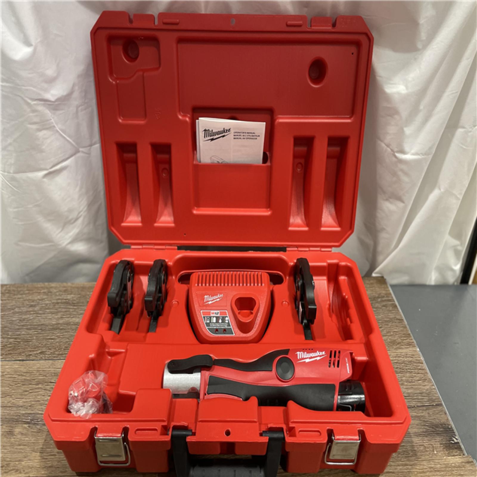 M12 12-Volt Lithium-Ion Force Logic Cordless Press Tool Kit (3 Jaws Included) with Two 1.5 Ah Battery and Hard Case M12 12-Volt Lithium-Ion Force Logic Cordless Press Tool Kit (3 Jaws Included) with Two 1.5 Ah Battery and Hard Case