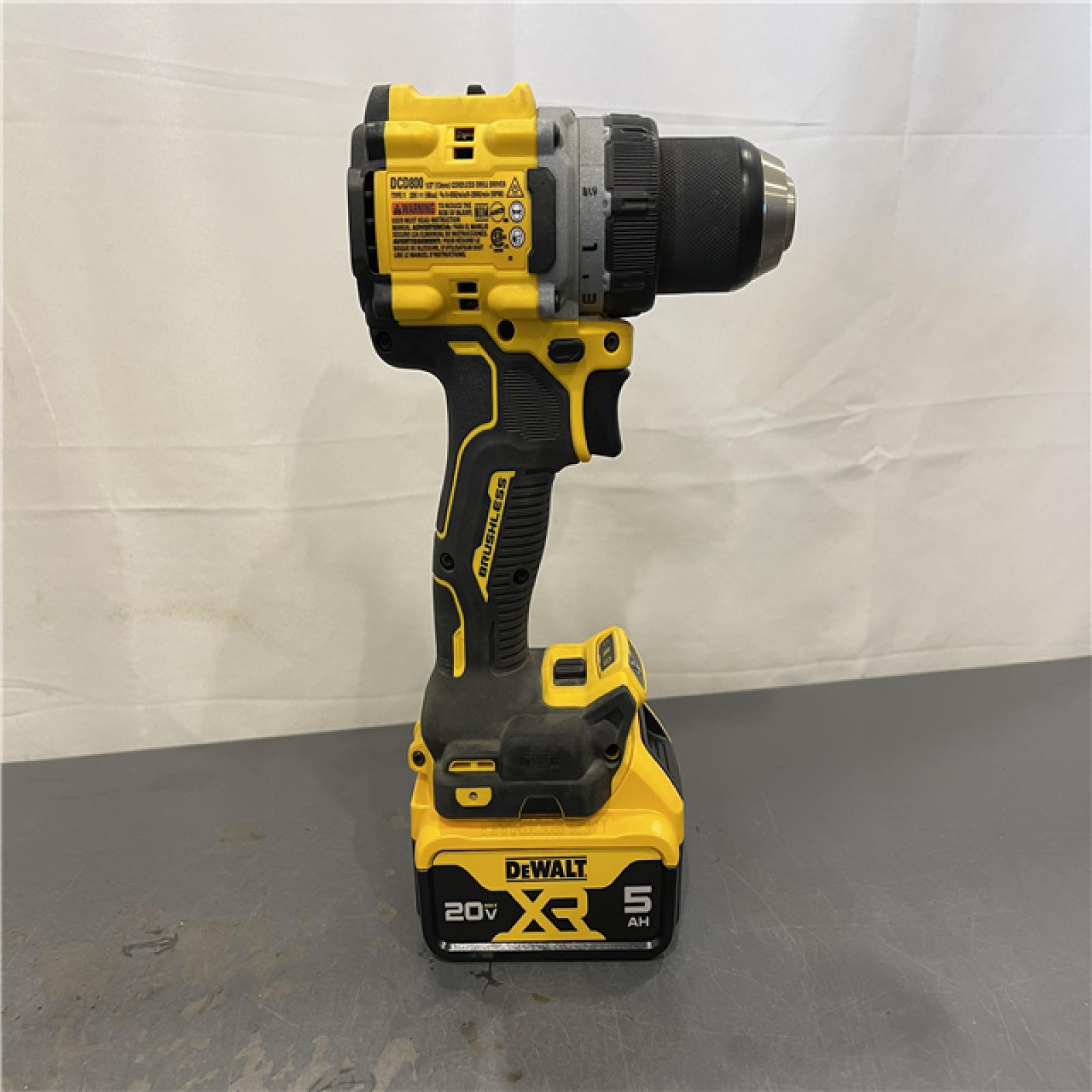 AS-IS - DEWALT 20V MAX XR Brushless Cordless 1/2 Drill/Driver Kit