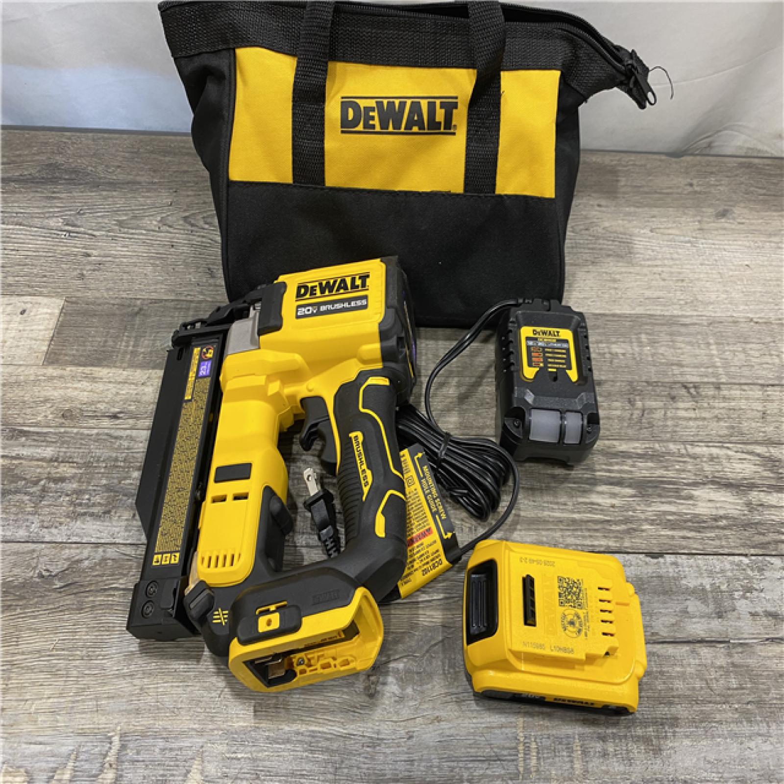 AS-IS DEWALT ATOMIC 20V MAX Lithium Ion Cordless 23 Gauge Pin Nailer Kit