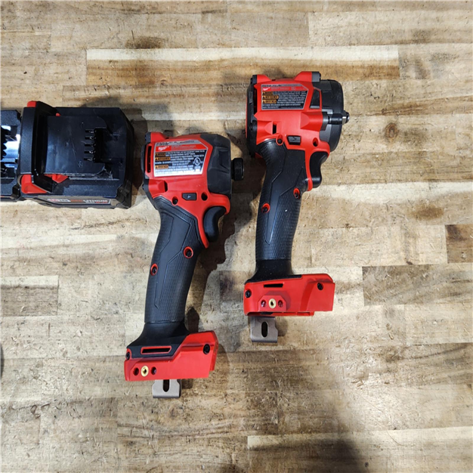 HOUSTON LOCATION - AS - IS Milwaukee 2 Tool Combo Kit W/ (2) Battery & Charger