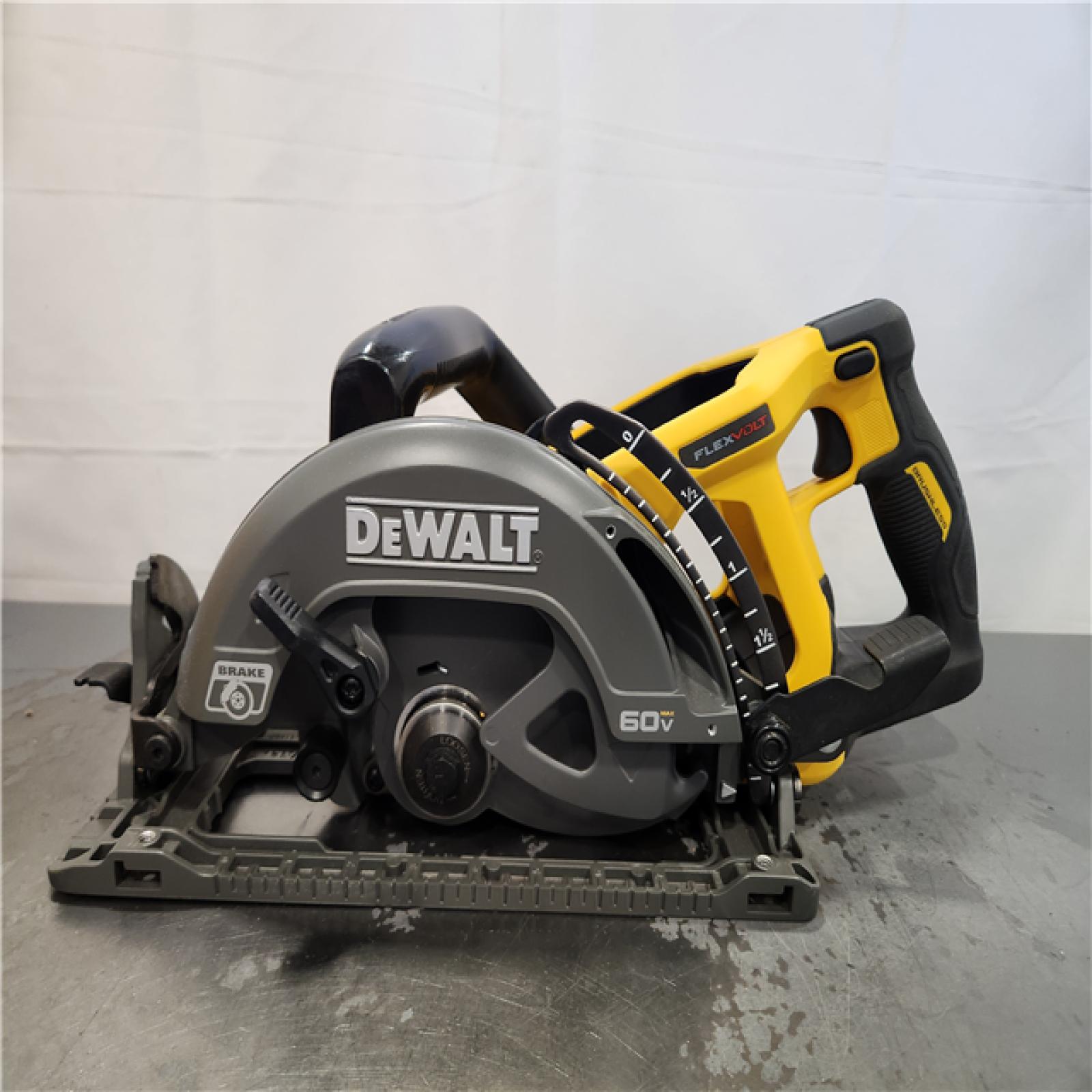AS-IS- FLEXVOLT 60V MAX Cordless Brushless 7-1/4 in. Wormdrive Style Circular Saw (Tool Only)