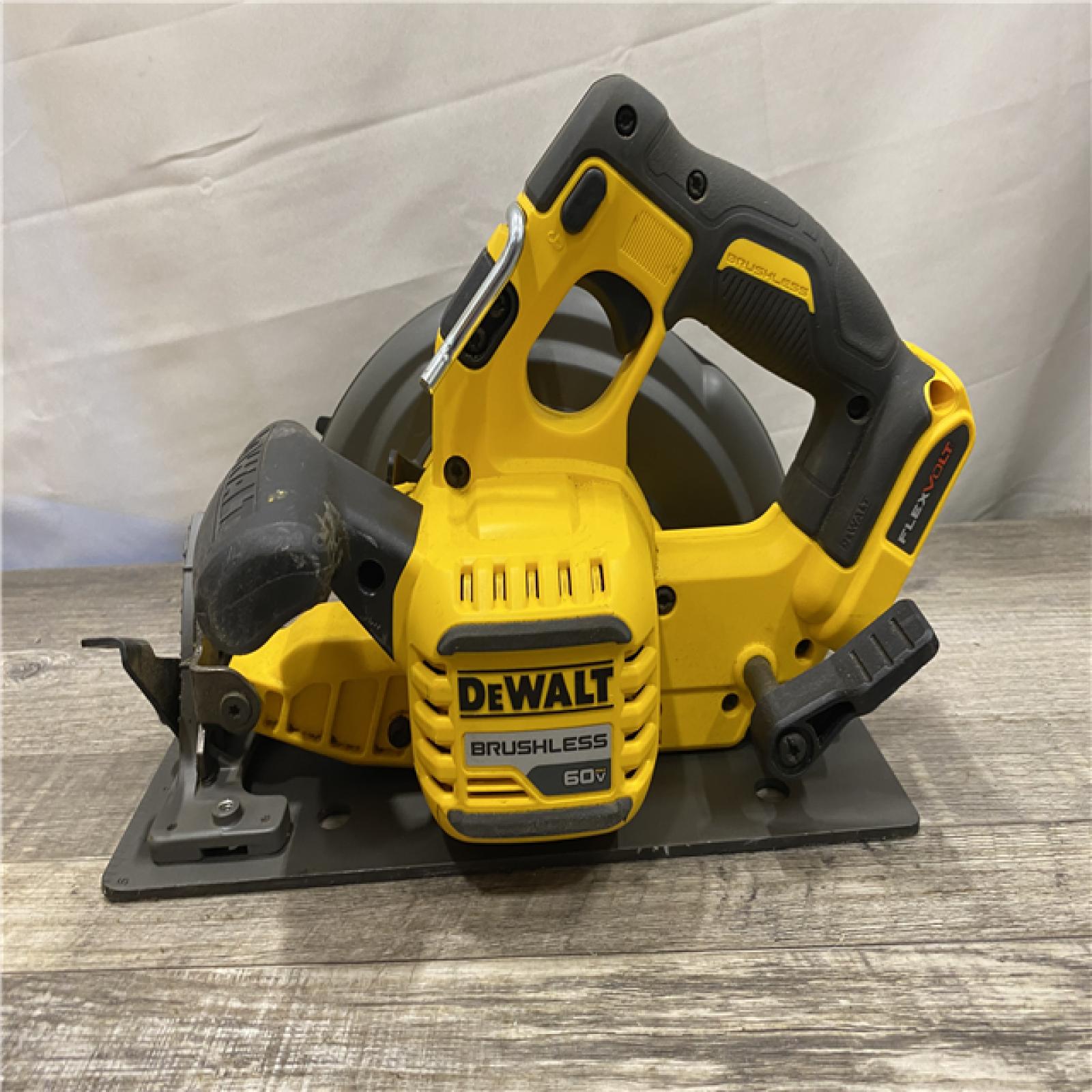 AS-IS DEWALT FLEXVOLT 60V MAX Cordless Brushless 7-1/4 in. Circular Saw with Brake (Tool Only)