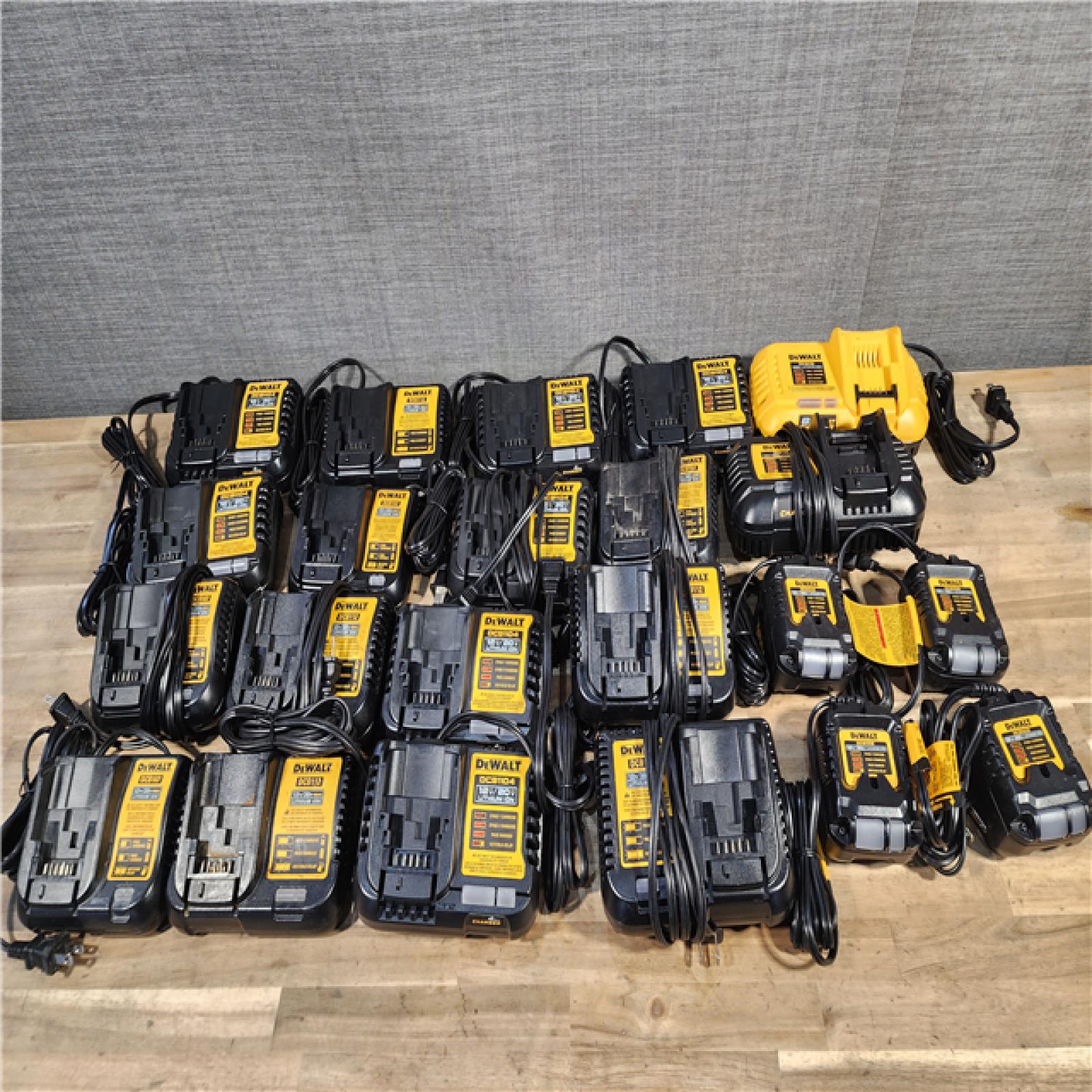 HOUSTON LOCATION - AS-IS DEWALT BATTERY CHARGER PACK QTY - 22