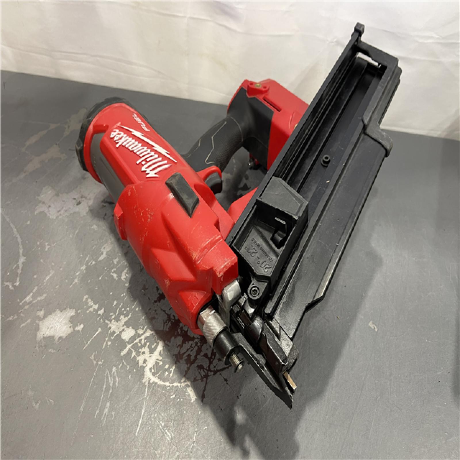 AS-IS - Milwaukee M18 FUEL 3-1/2 in. 18-Volt 21-Degree Lithium-Ion Brushless Cordless Framing Nailer
