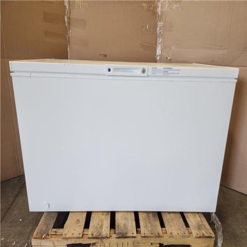 Phoenix Frigidaire 15 cu. ft. Garage Ready Manual Defrost Chest Freezer in White with LED Light and Adjustable Temperature Control