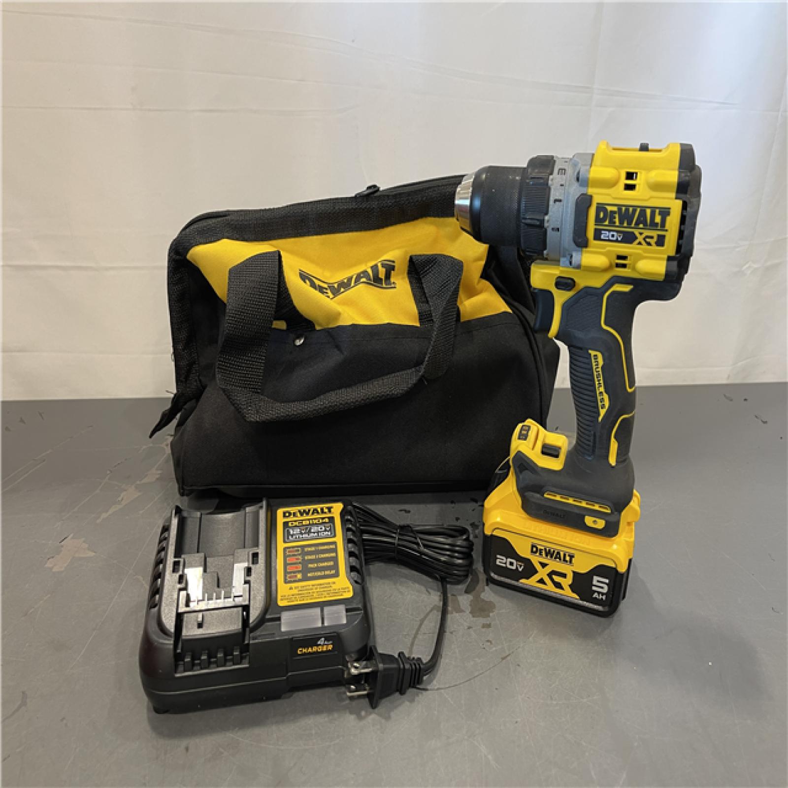AS-IS - DEWALT 20V MAX XR Brushless Cordless 1/2 Drill/Driver Kit